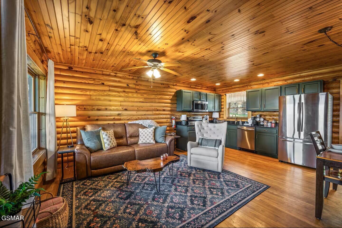 808 Peak Loop Way Sevierville TN 37862