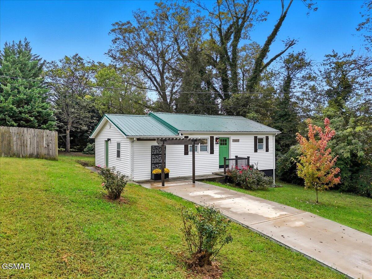 1111 Tinsley Lane Dandridge TN 37725