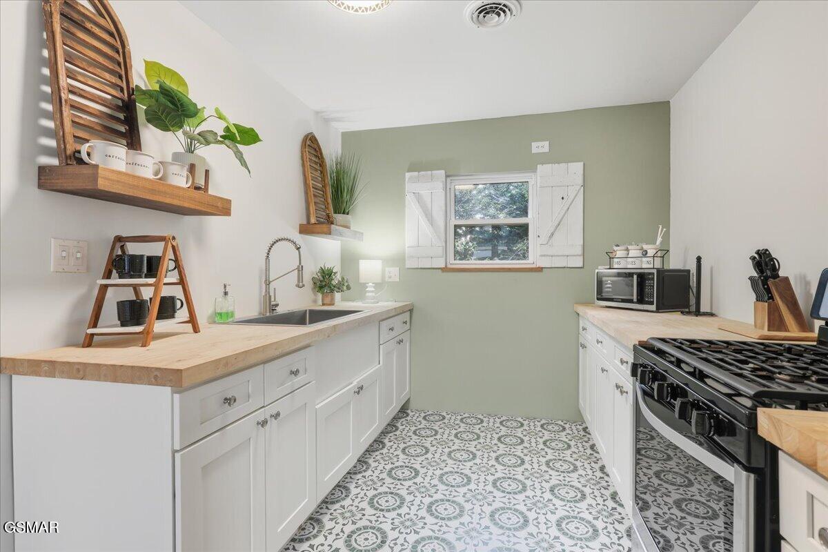 1111 Tinsley Lane Dandridge TN 37725