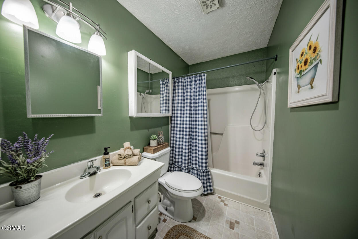 339 Bramble Lane Dandridge TN 37725