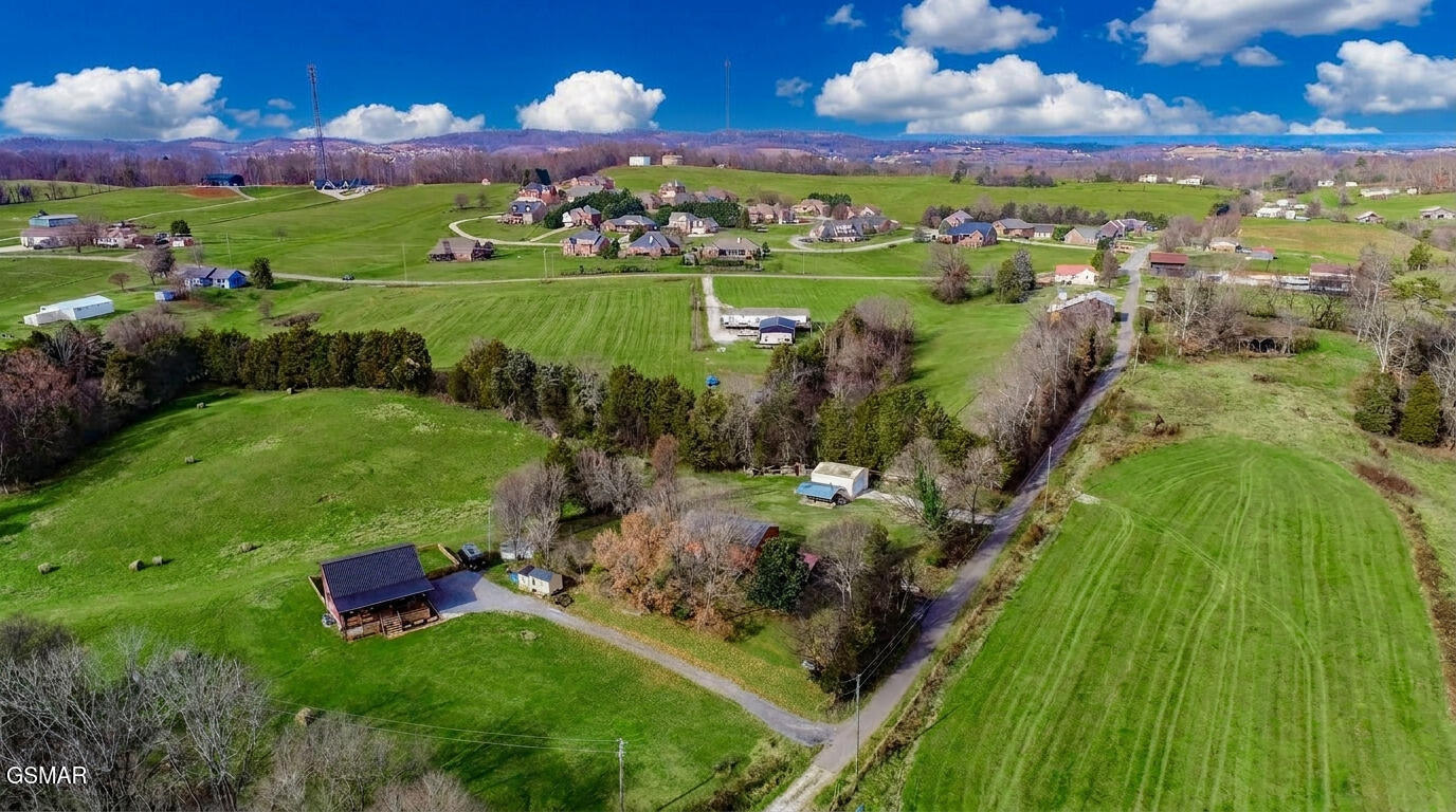 339 Bramble Lane Dandridge TN 37725