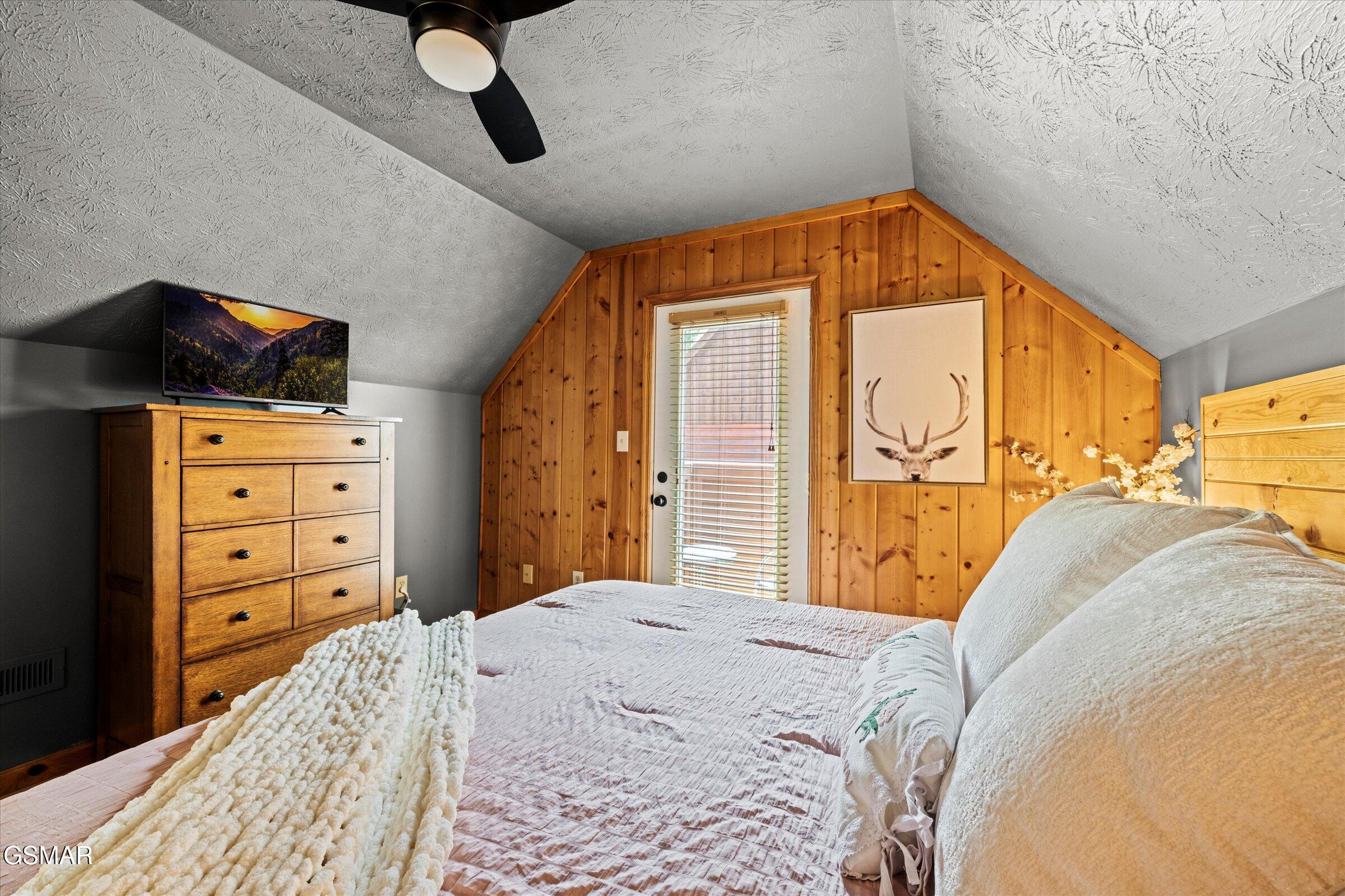 1578 Bears Den Way Sevierville TN 37862