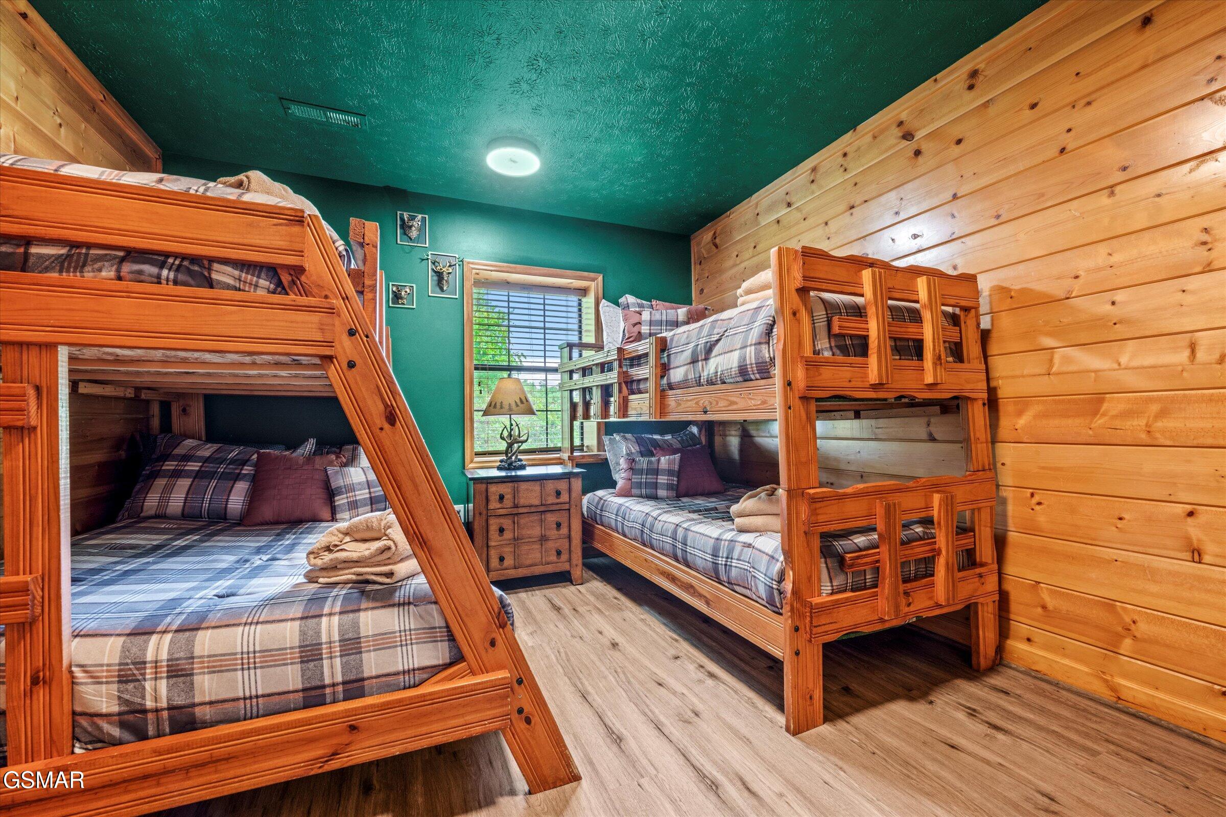 1578 Bears Den Way Sevierville TN 37862