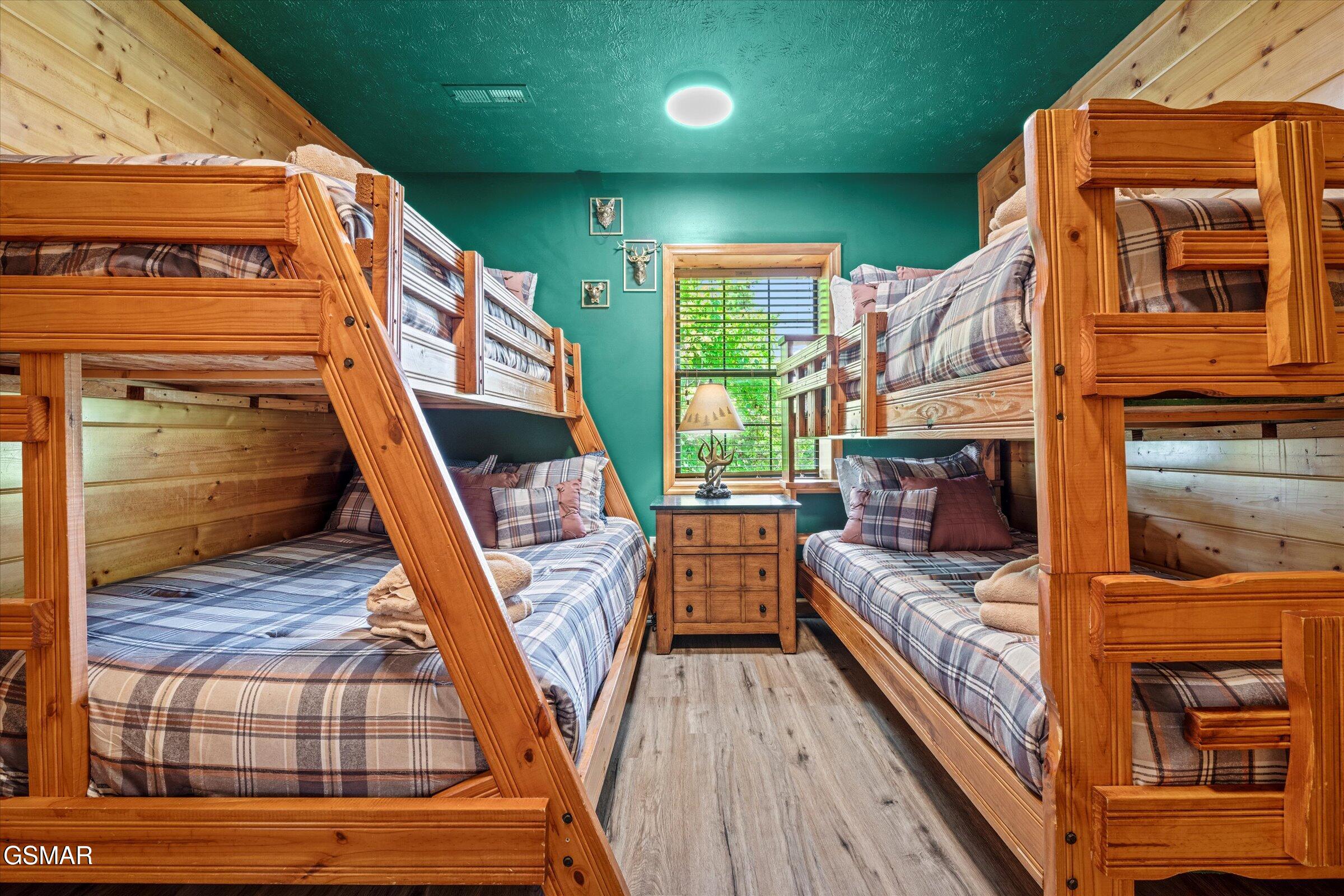 1578 Bears Den Way Sevierville TN 37862