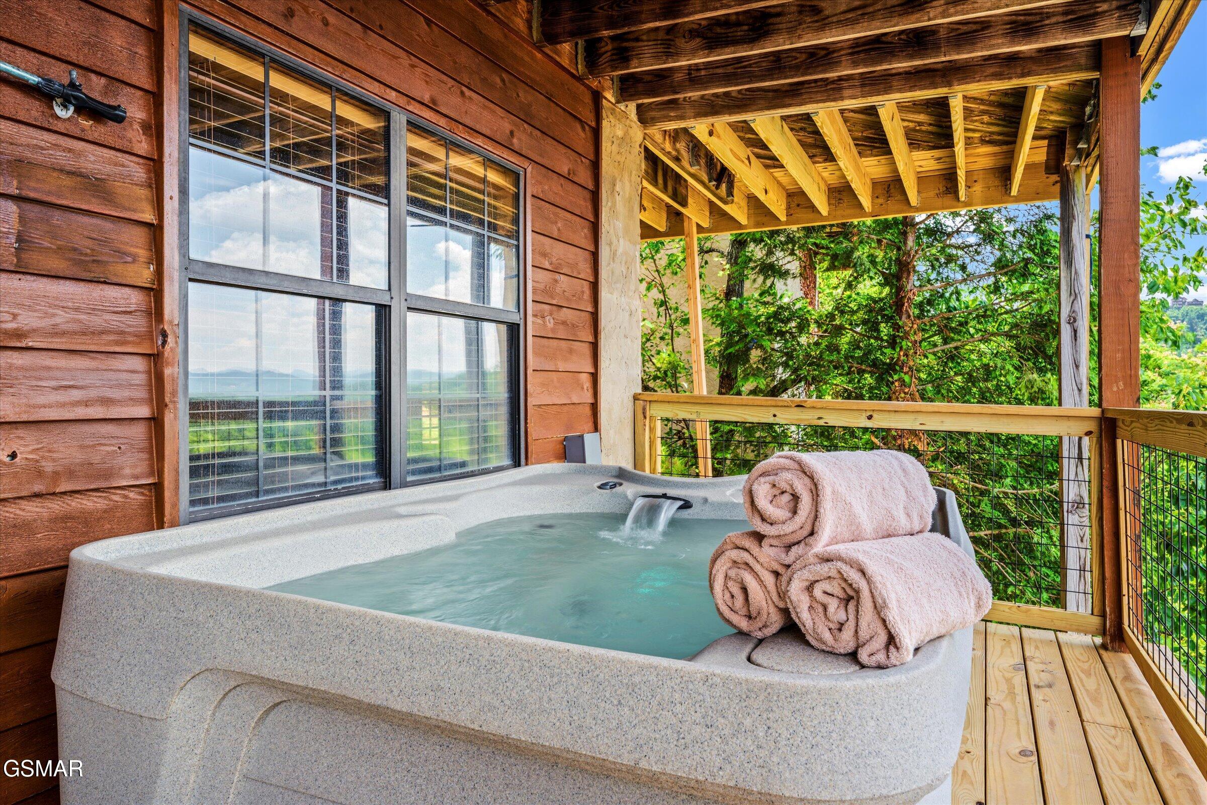 1578 Bears Den Way Sevierville TN 37862