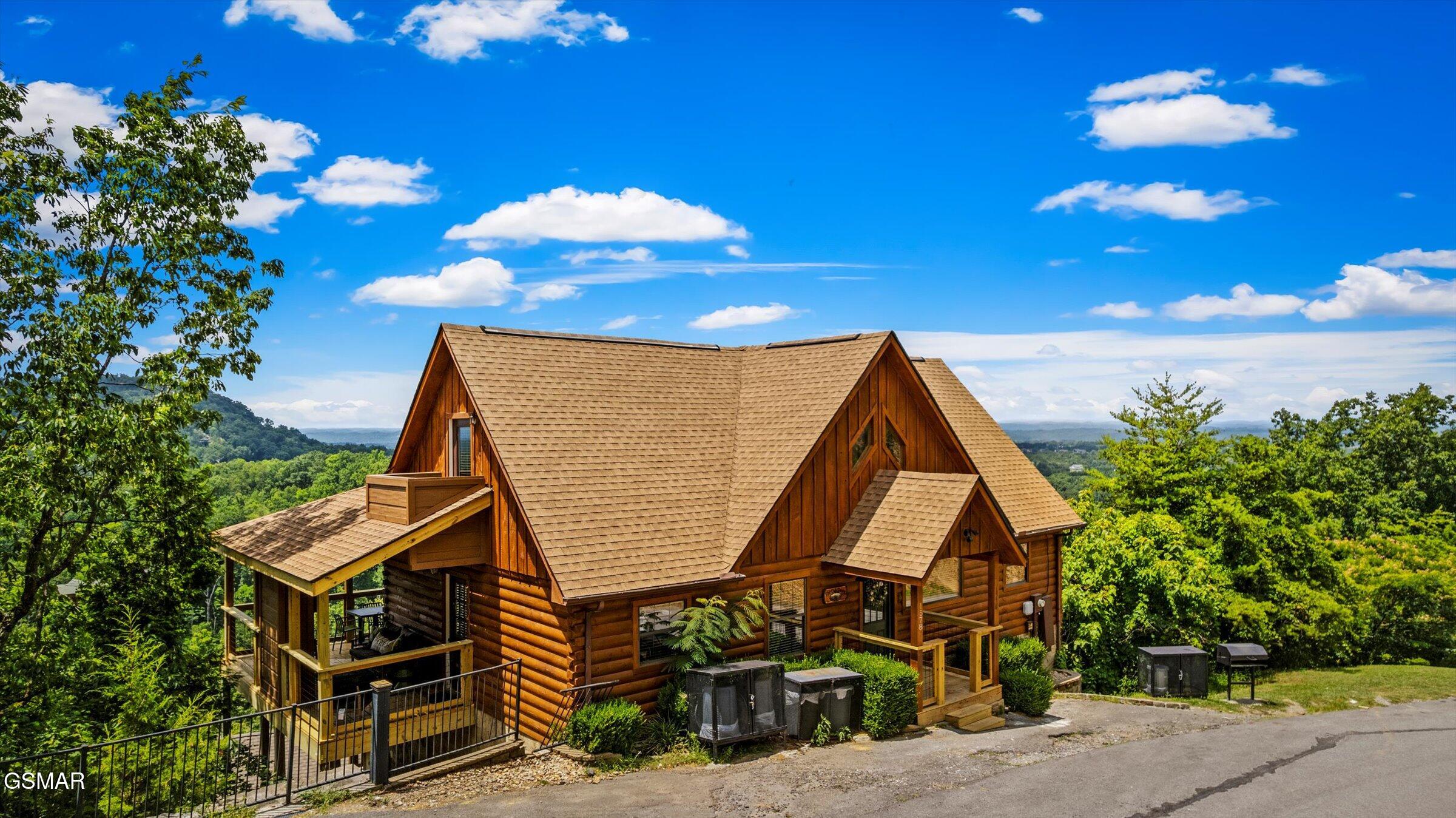 1578 Bears Den Way Sevierville TN 37862
