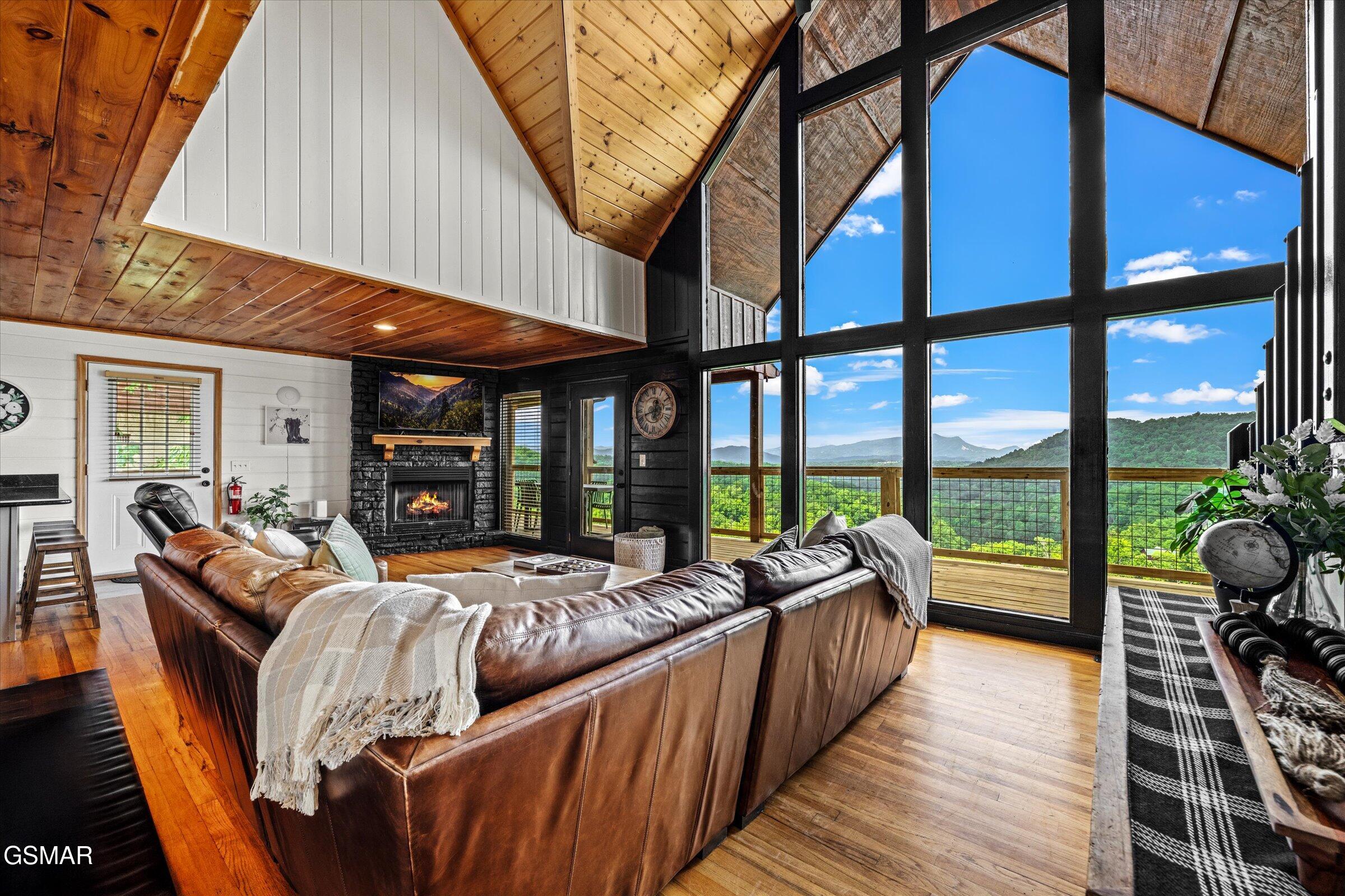 1578 Bears Den Way Sevierville TN 37862