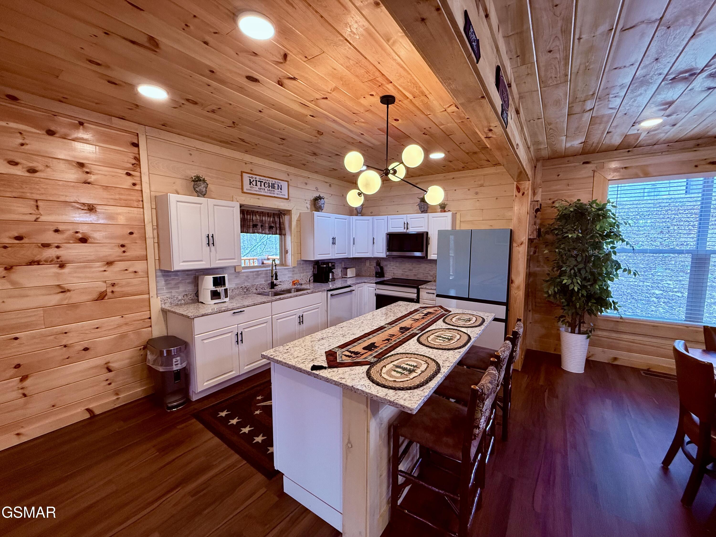 735 Timberlake Circle Sevierville TN 37876