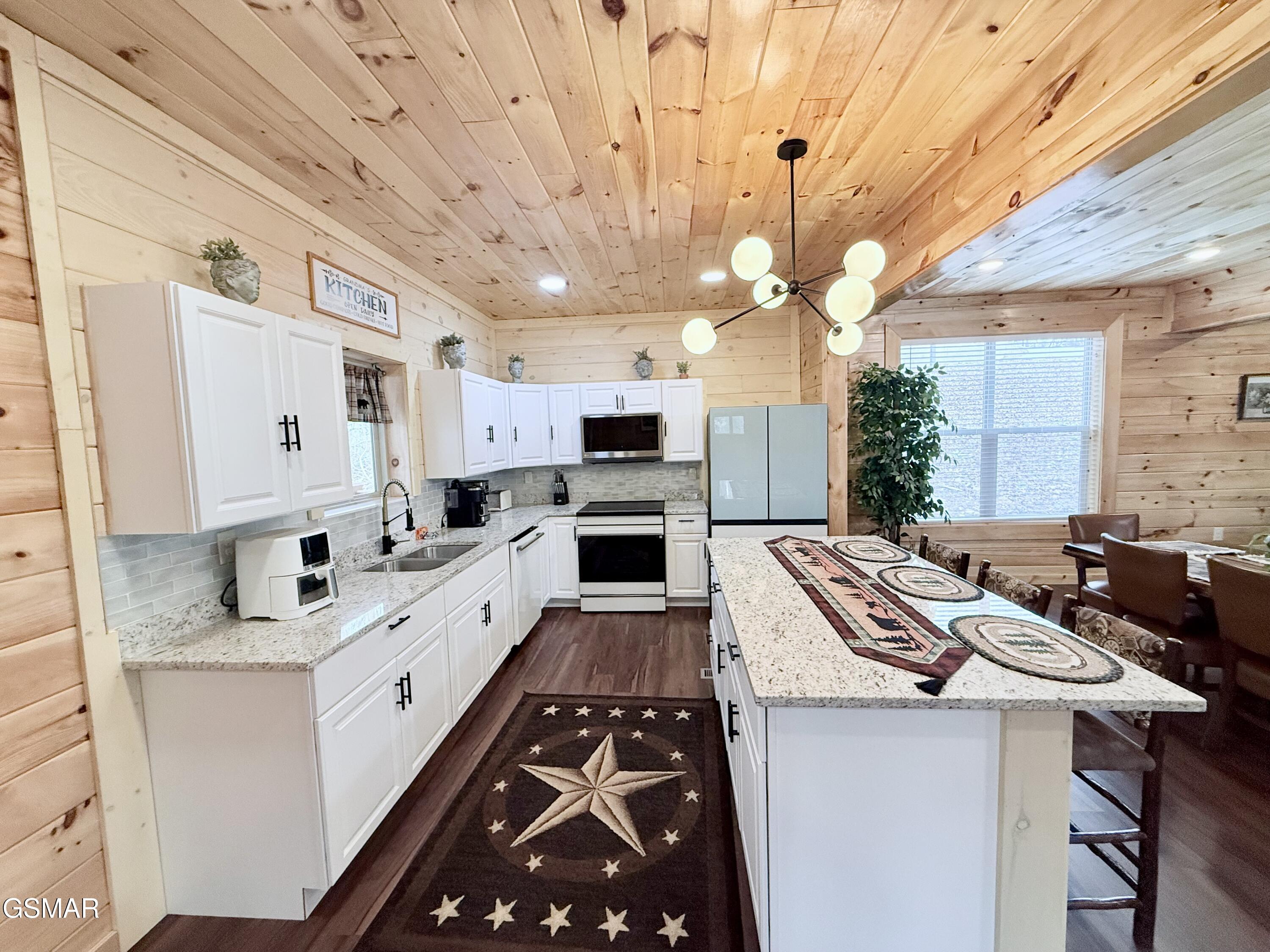 735 Timberlake Circle Sevierville TN 37876