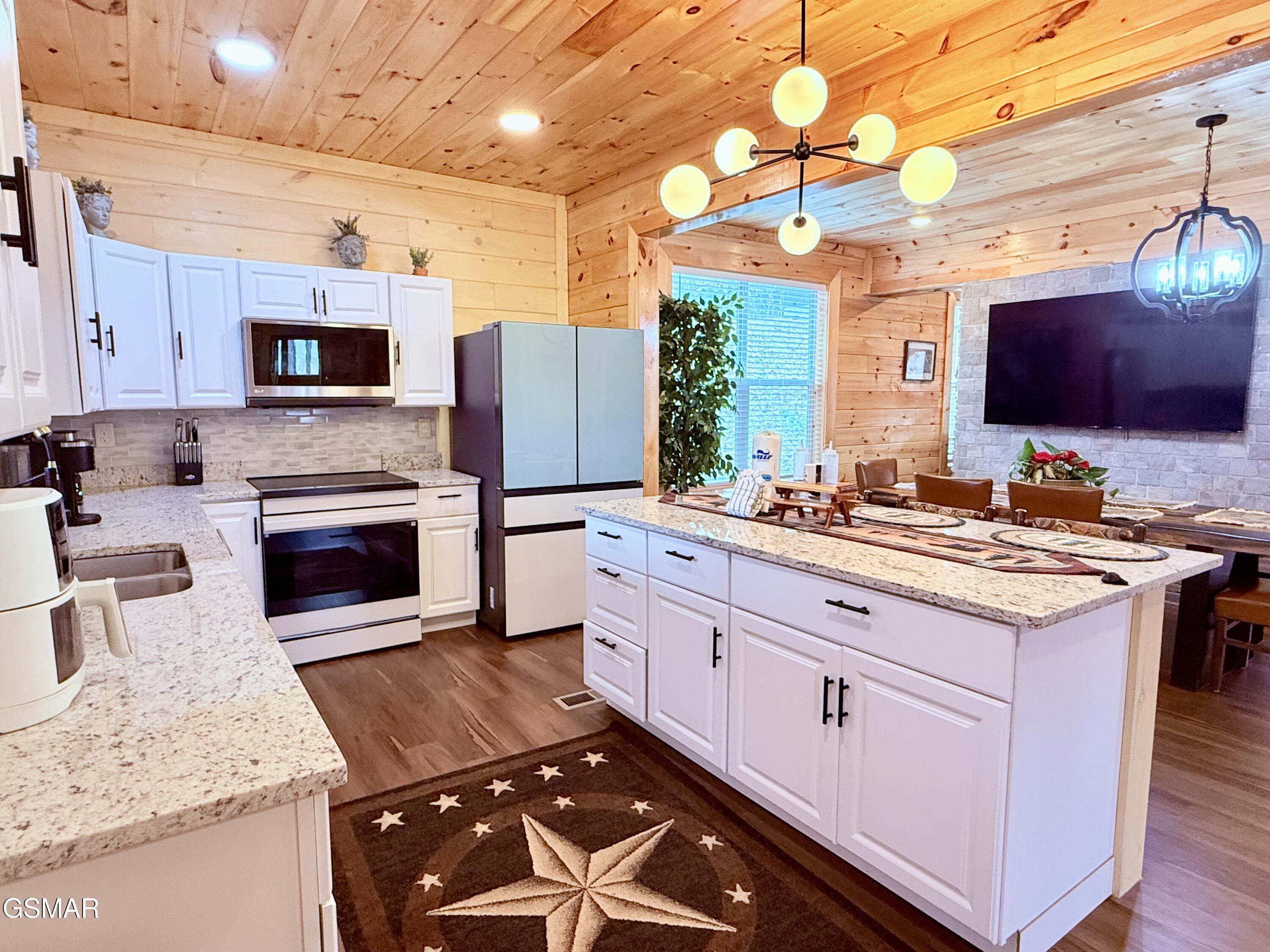 735 Timberlake Circle Sevierville TN 37876