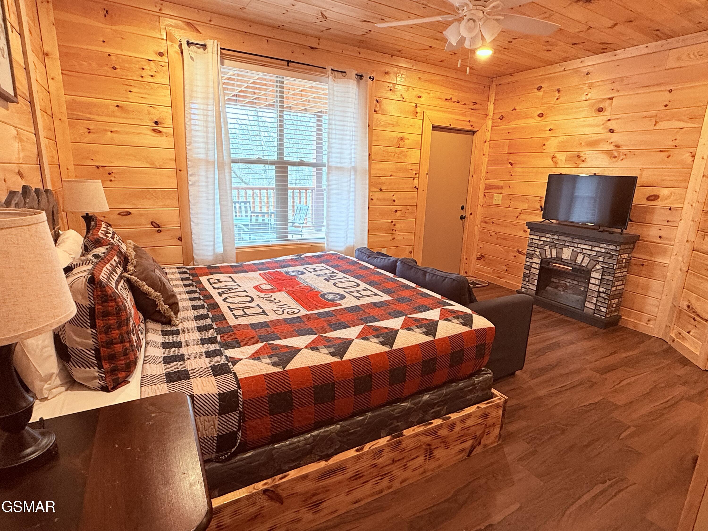 735 Timberlake Circle Sevierville TN 37876