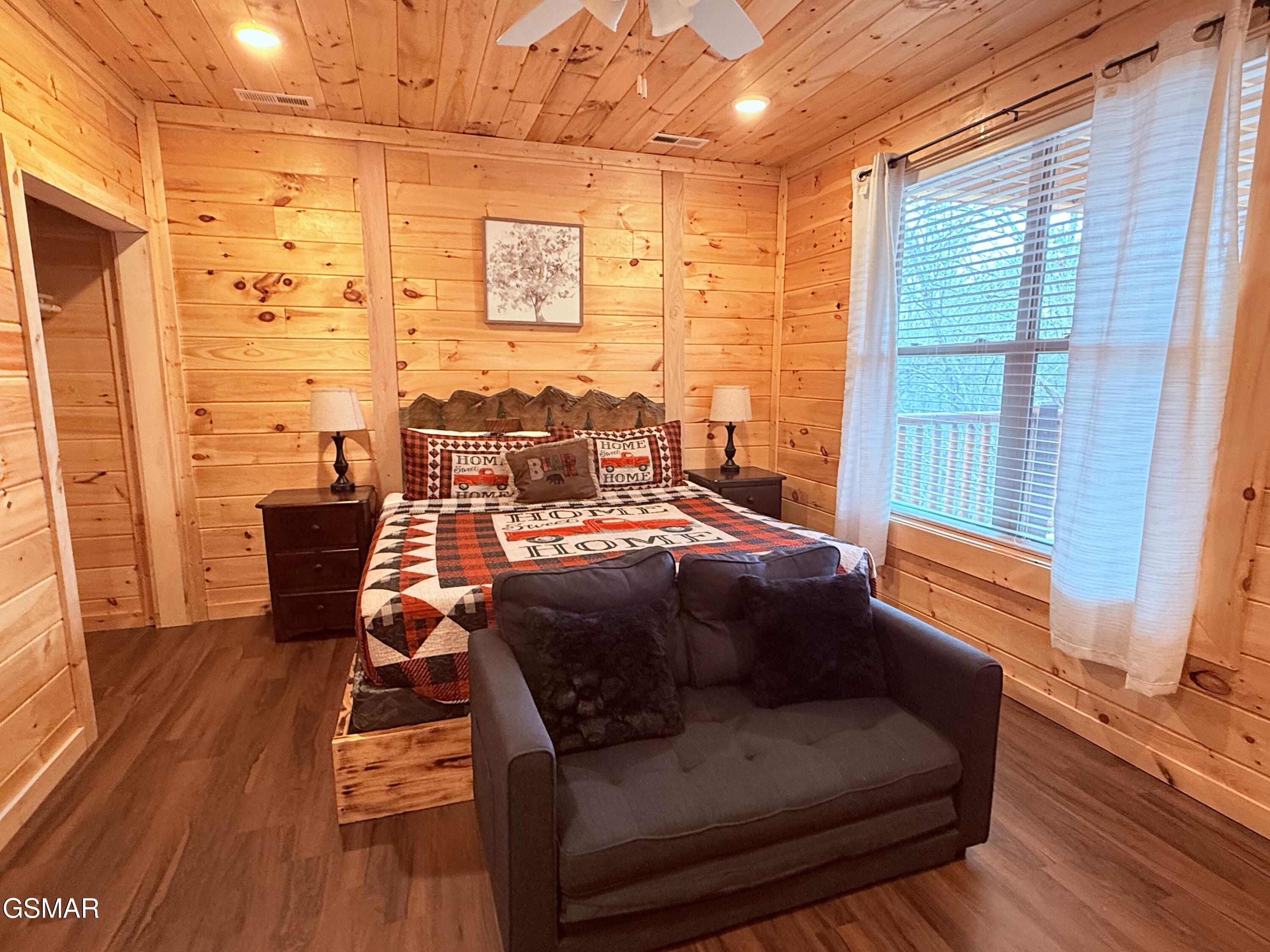 735 Timberlake Circle Sevierville TN 37876