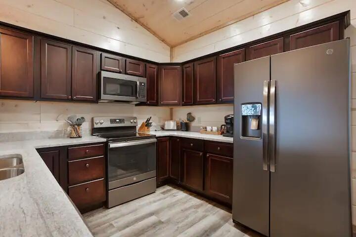 858 Osprey Way Pigeon Forge TN 37863