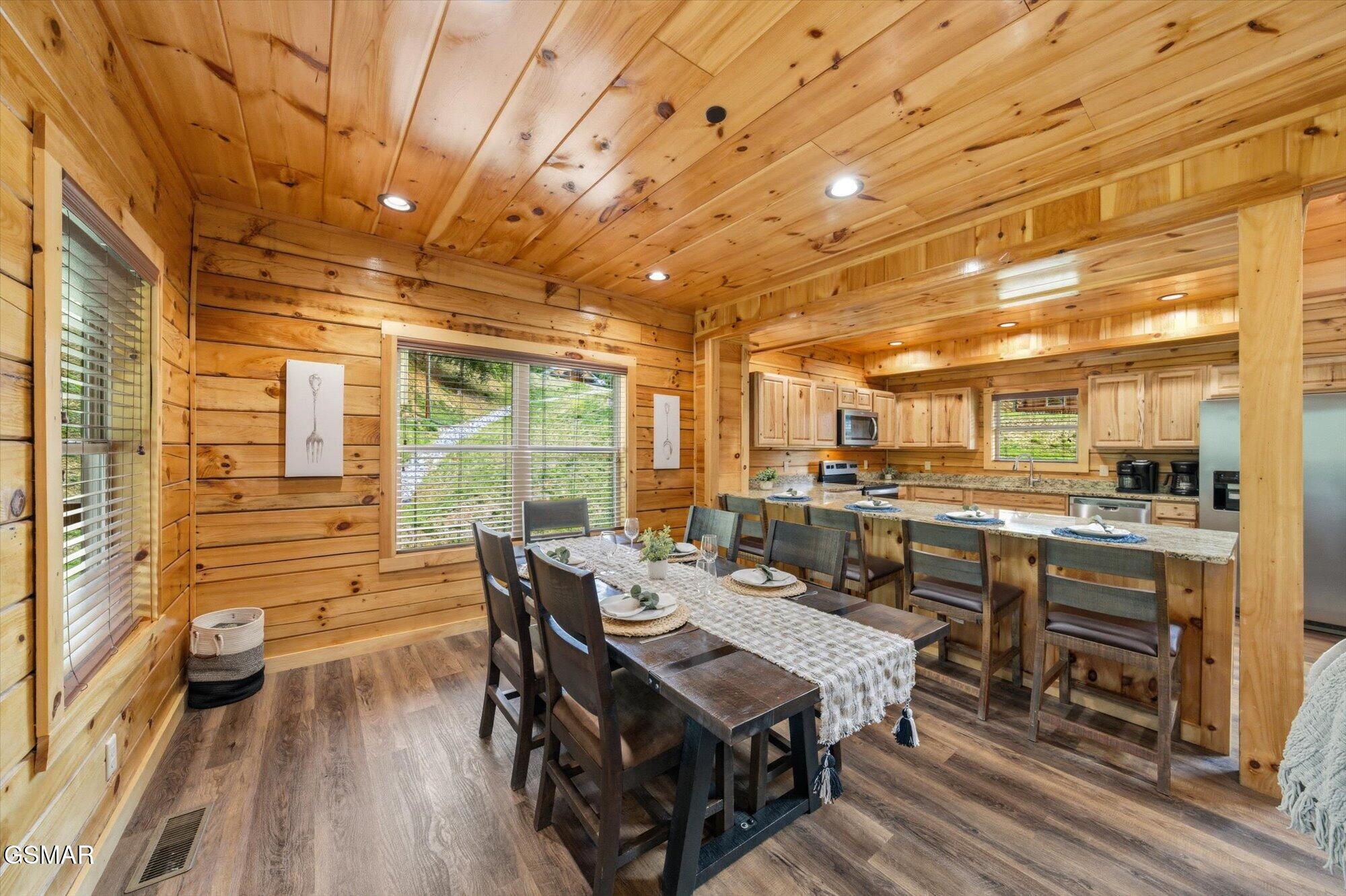 2933 Fiddlers Creek Way Pigeon Forge TN 37863