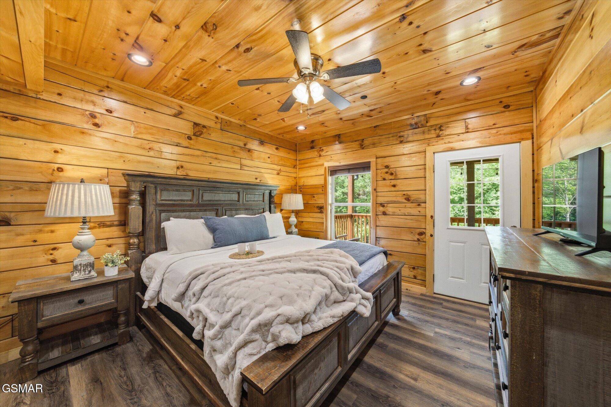2933 Fiddlers Creek Way Pigeon Forge TN 37863