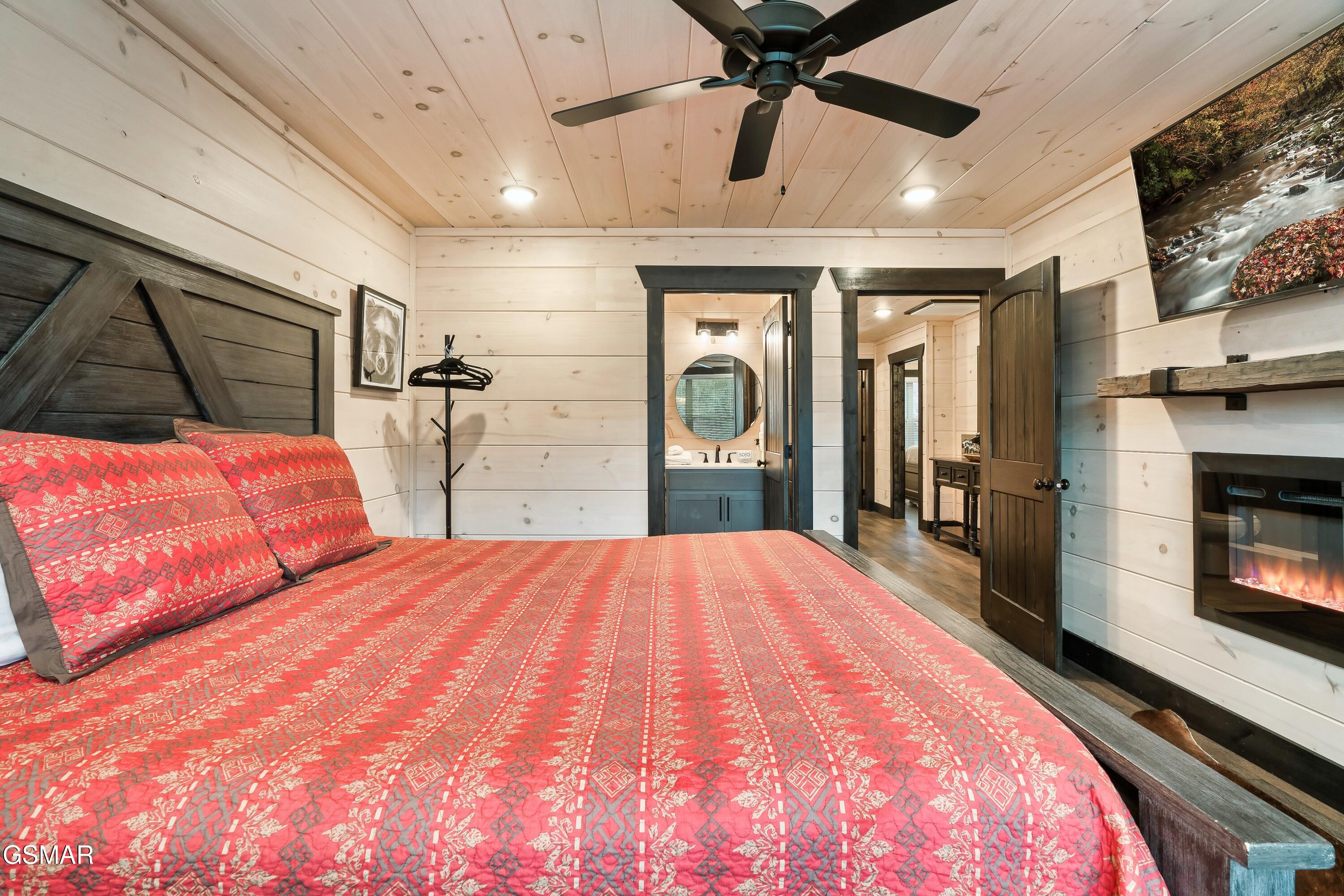 3023 Ridgetop Resort Way Pigeon Forge TN 37863