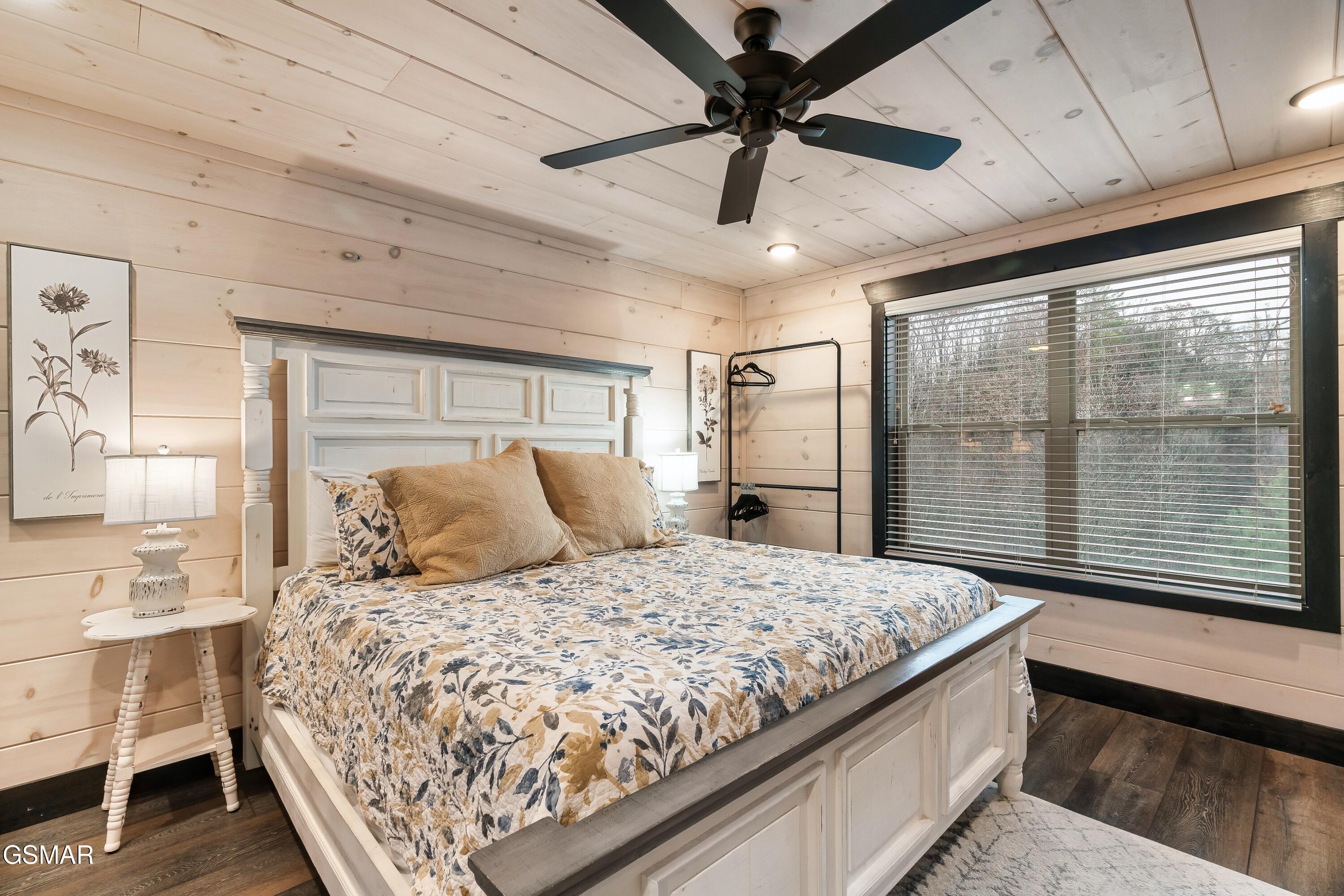 3023 Ridgetop Resort Way Pigeon Forge TN 37863