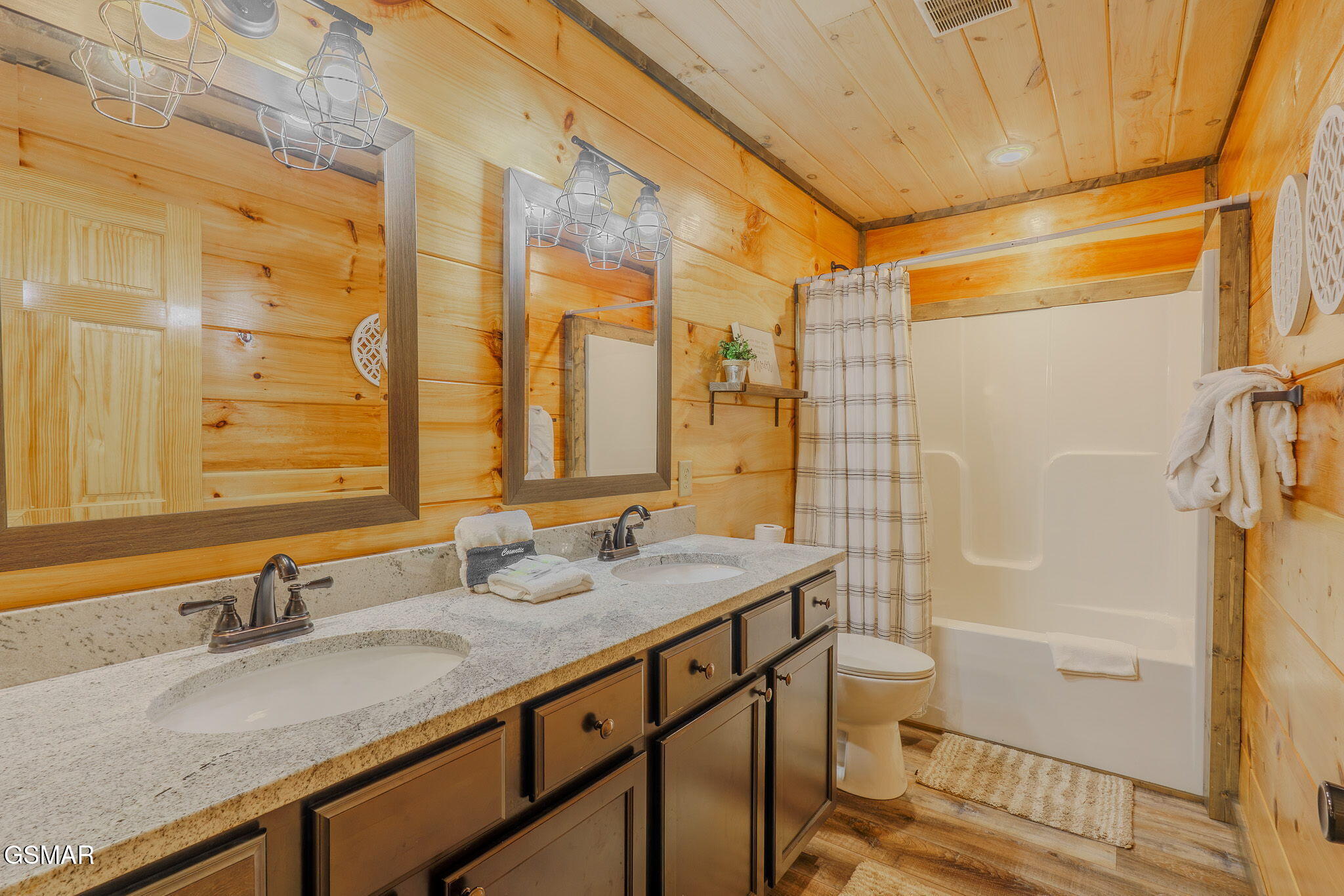 2043 Eagle Feather Drive Sevierville TN 37876