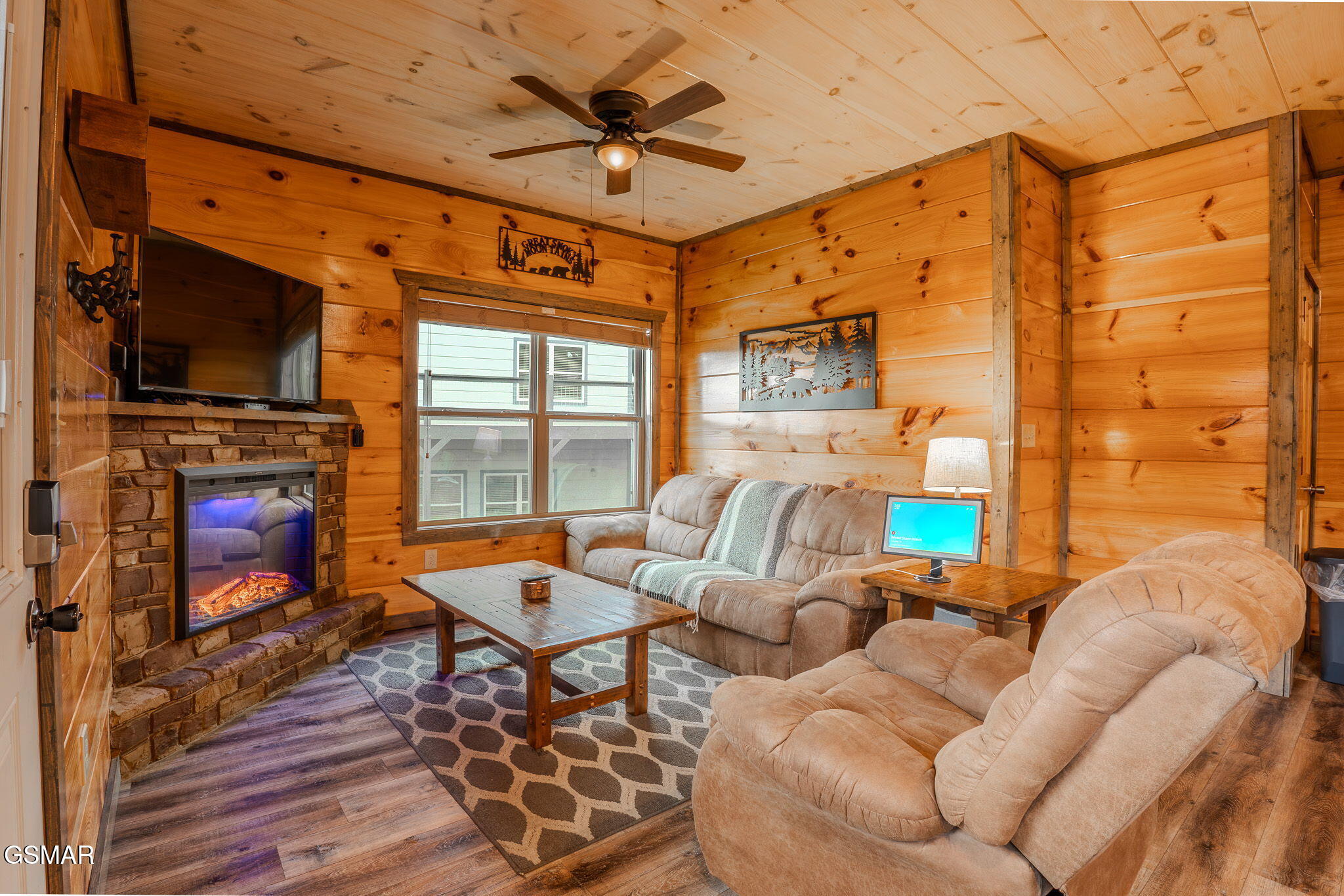 2043 Eagle Feather Drive Sevierville TN 37876