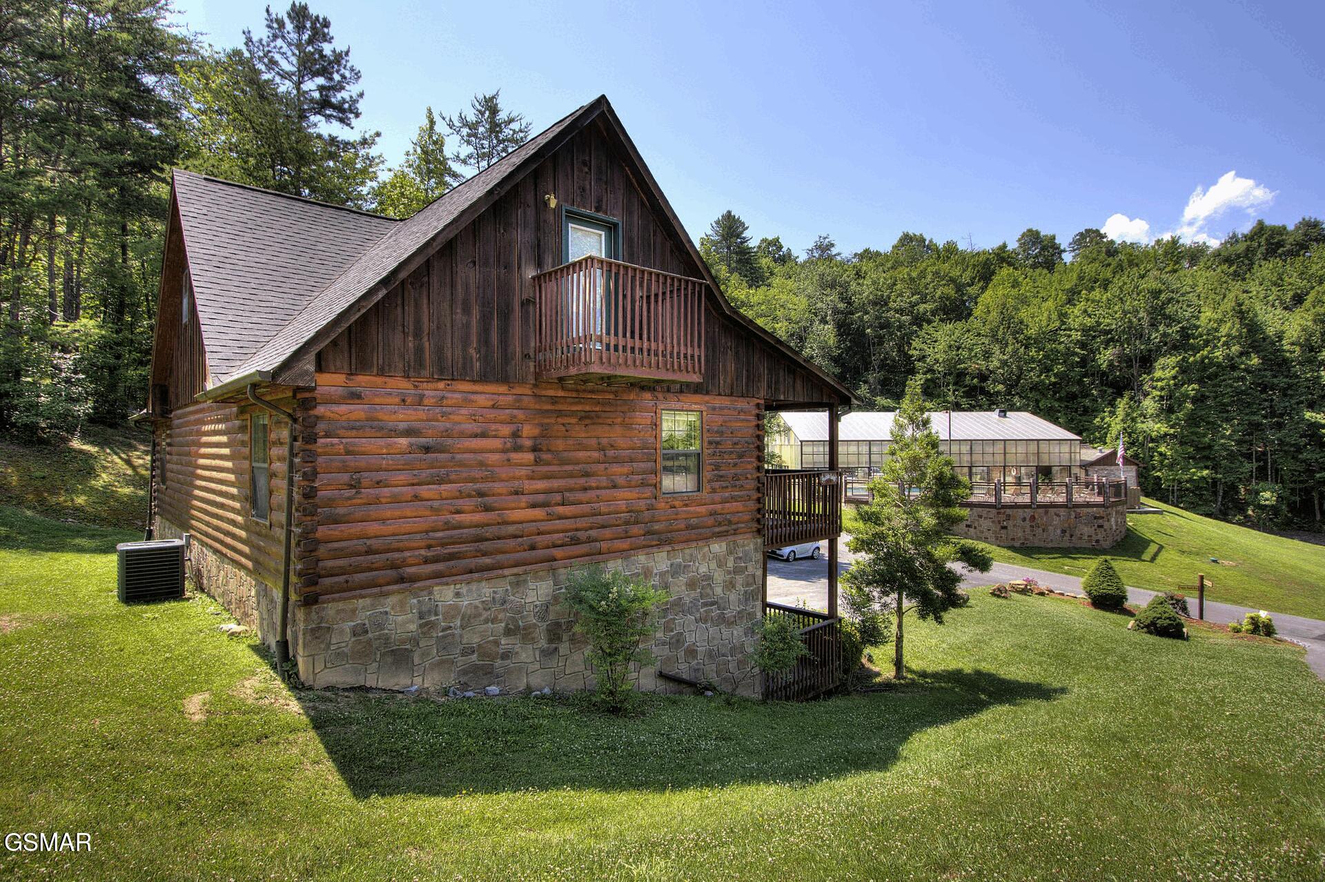 1504 Bears Den Way Sevierville TN 37862