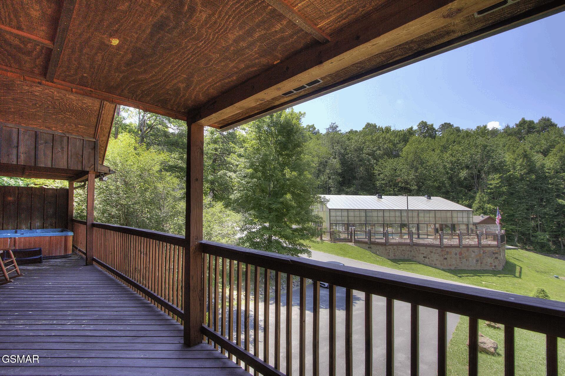 1504 Bears Den Way Sevierville TN 37862