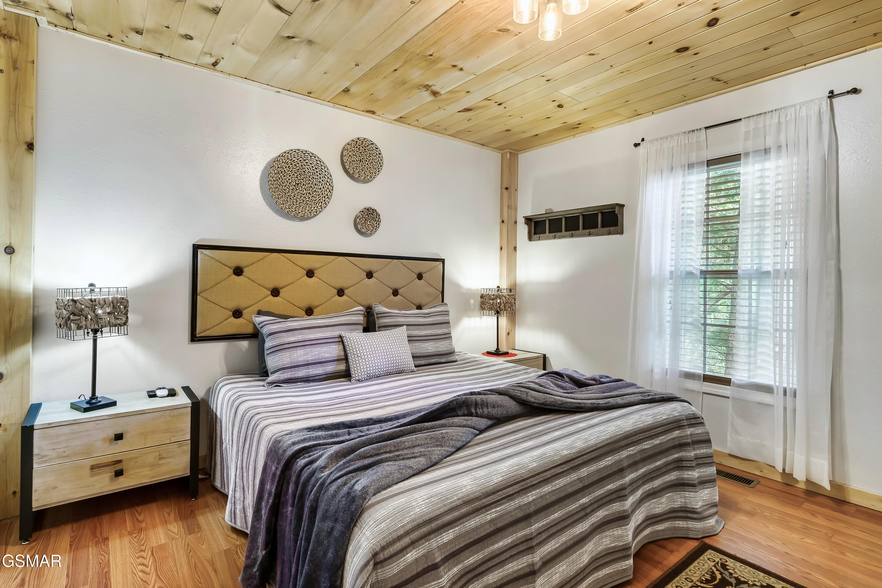 3230 Cove Creek Way Sevierville TN 37862