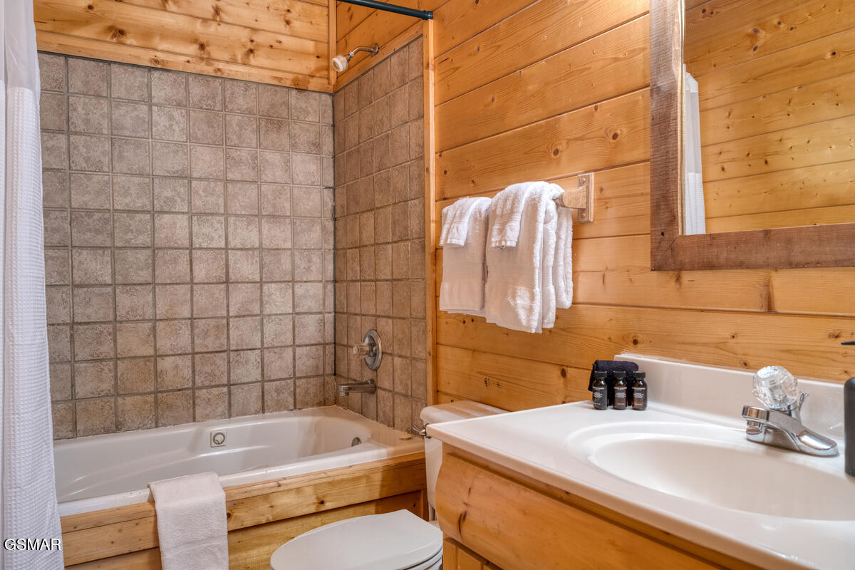 307 Caney Creek Road Pigeon Forge TN 37863