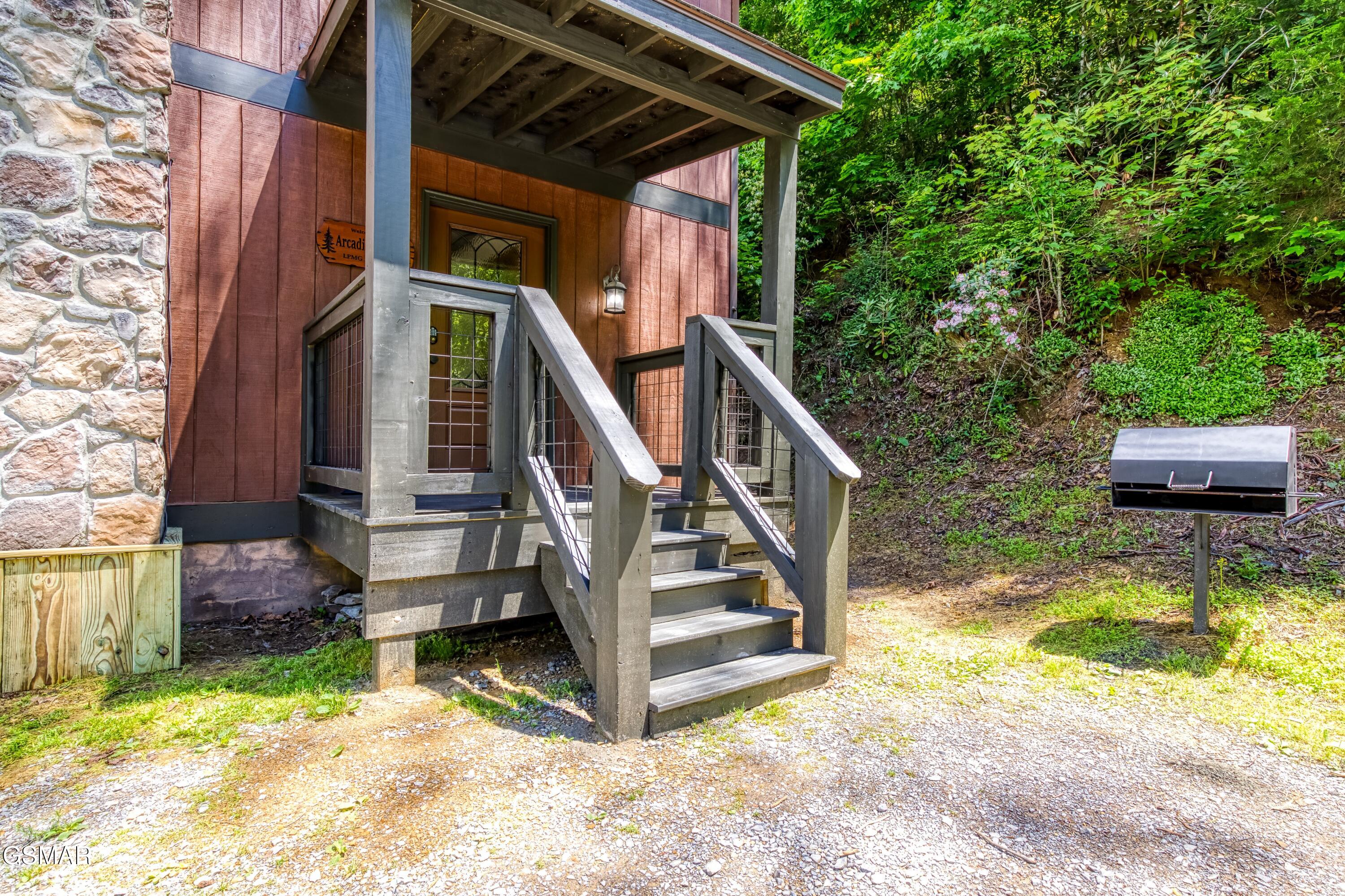 4256/4260 New Pioneer Trail Pigeon Forge TN 37863