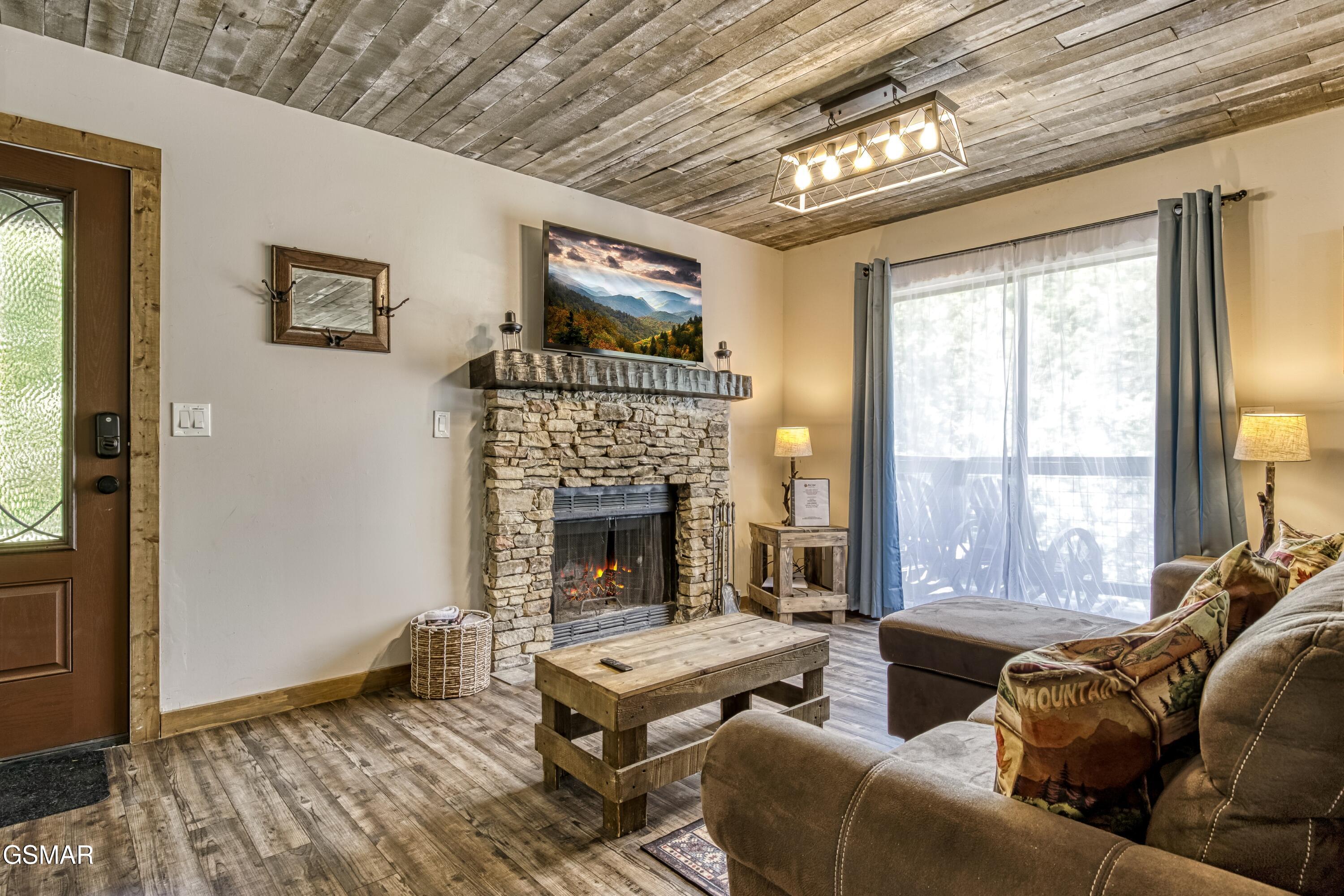 4256/4260 New Pioneer Trail Pigeon Forge TN 37863