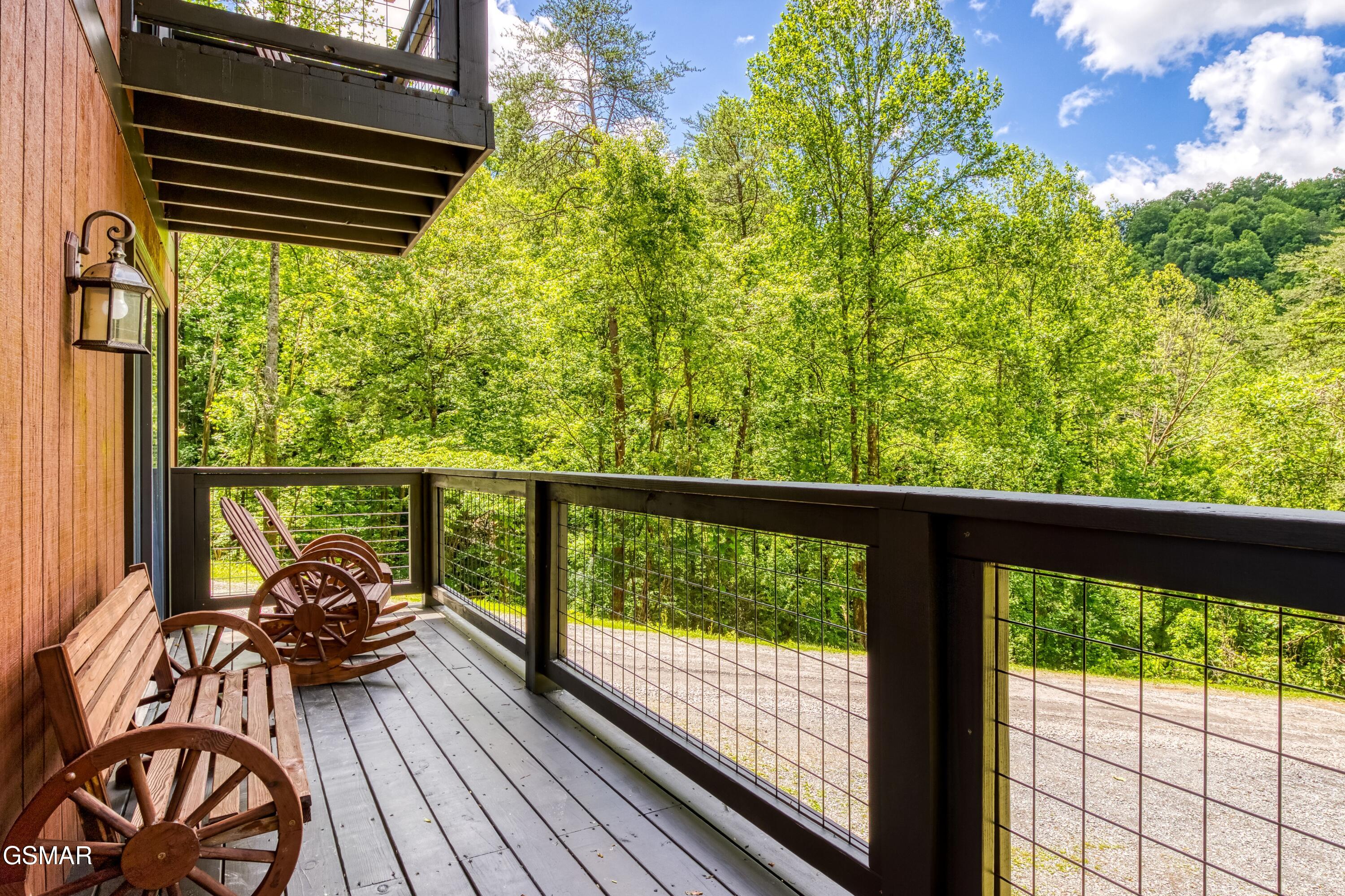4256/4260 New Pioneer Trail Pigeon Forge TN 37863