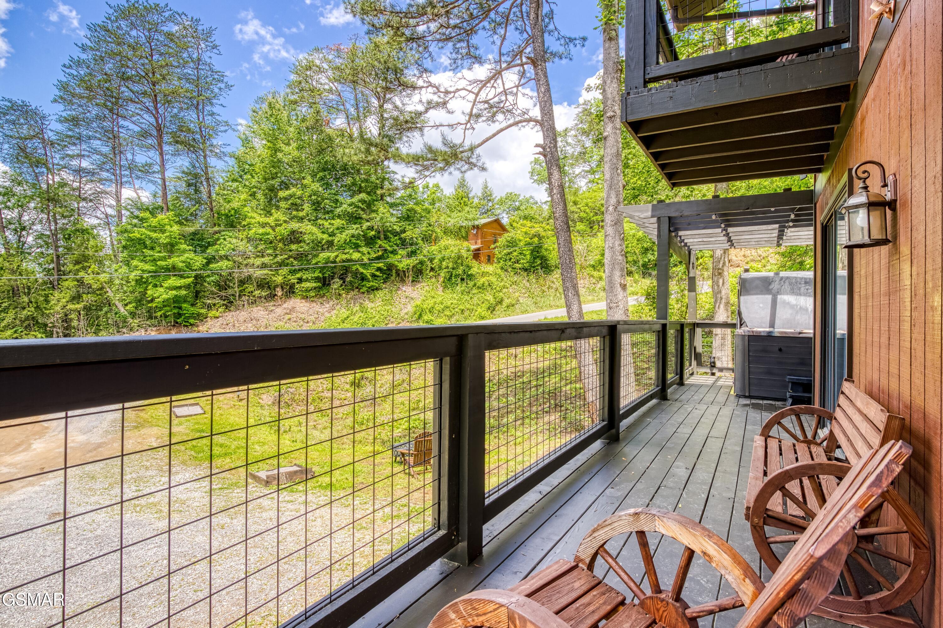 4256/4260 New Pioneer Trail Pigeon Forge TN 37863