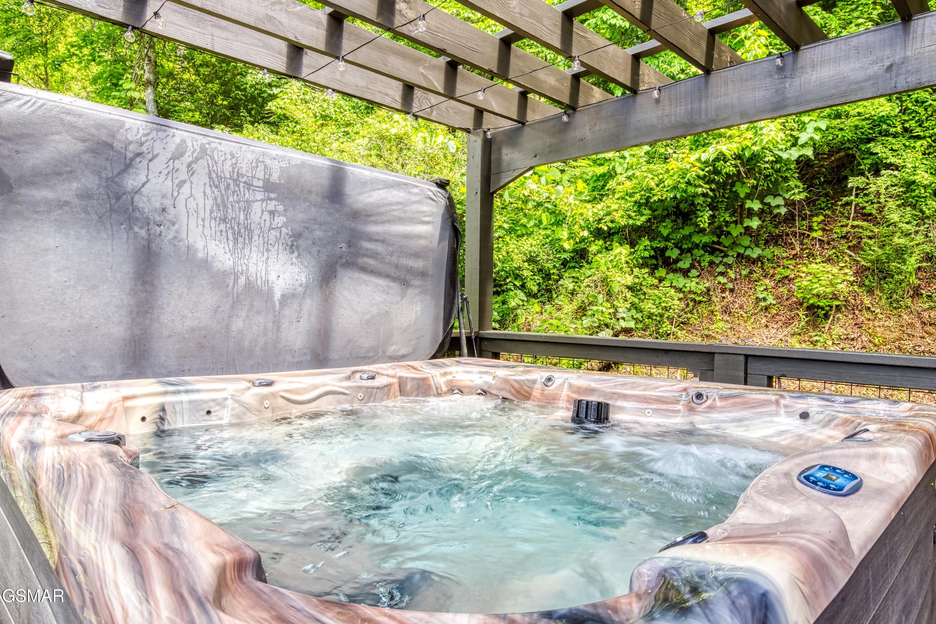 4256/4260 New Pioneer Trail Pigeon Forge TN 37863