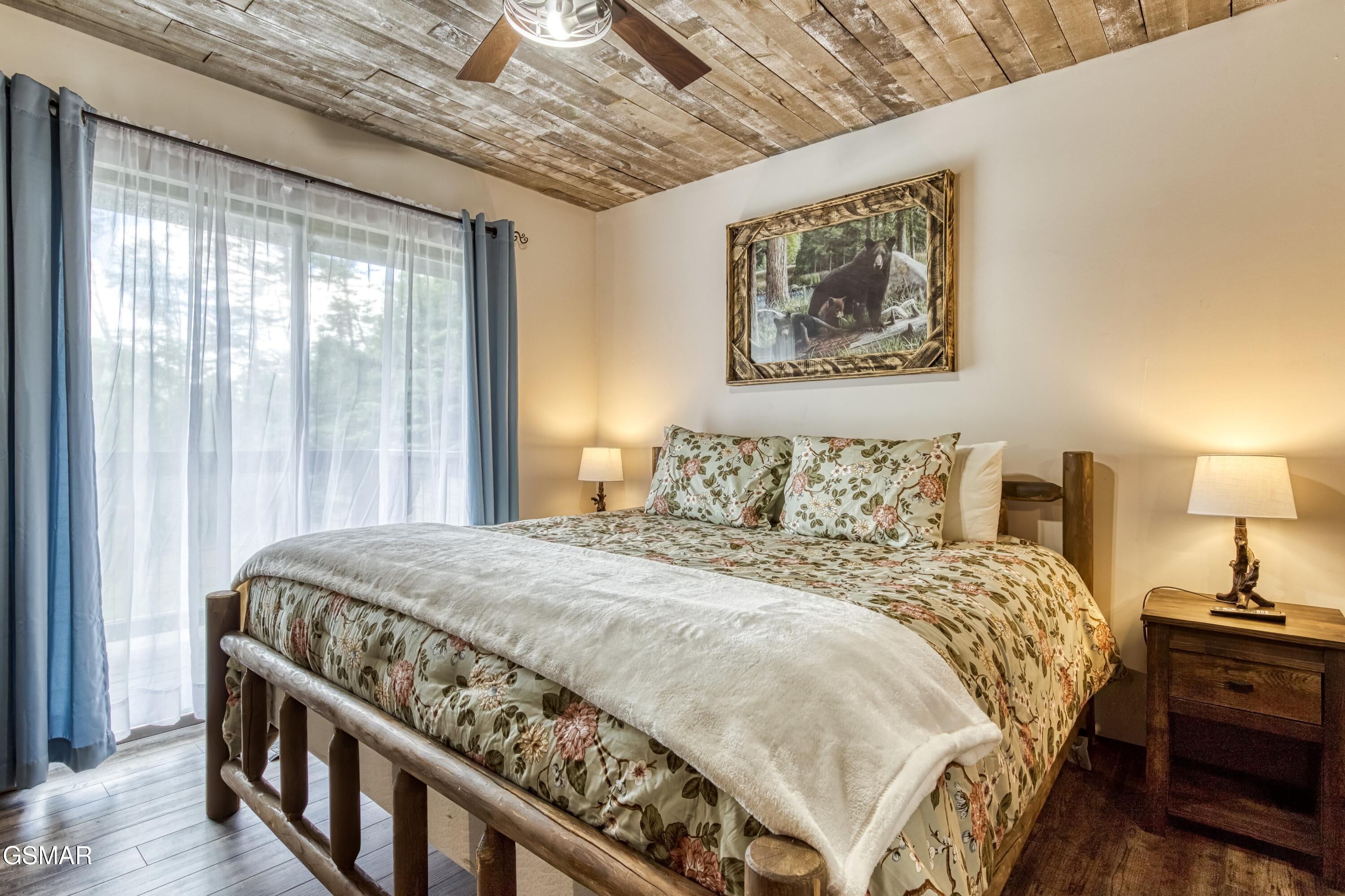 4256/4260 New Pioneer Trail Pigeon Forge TN 37863
