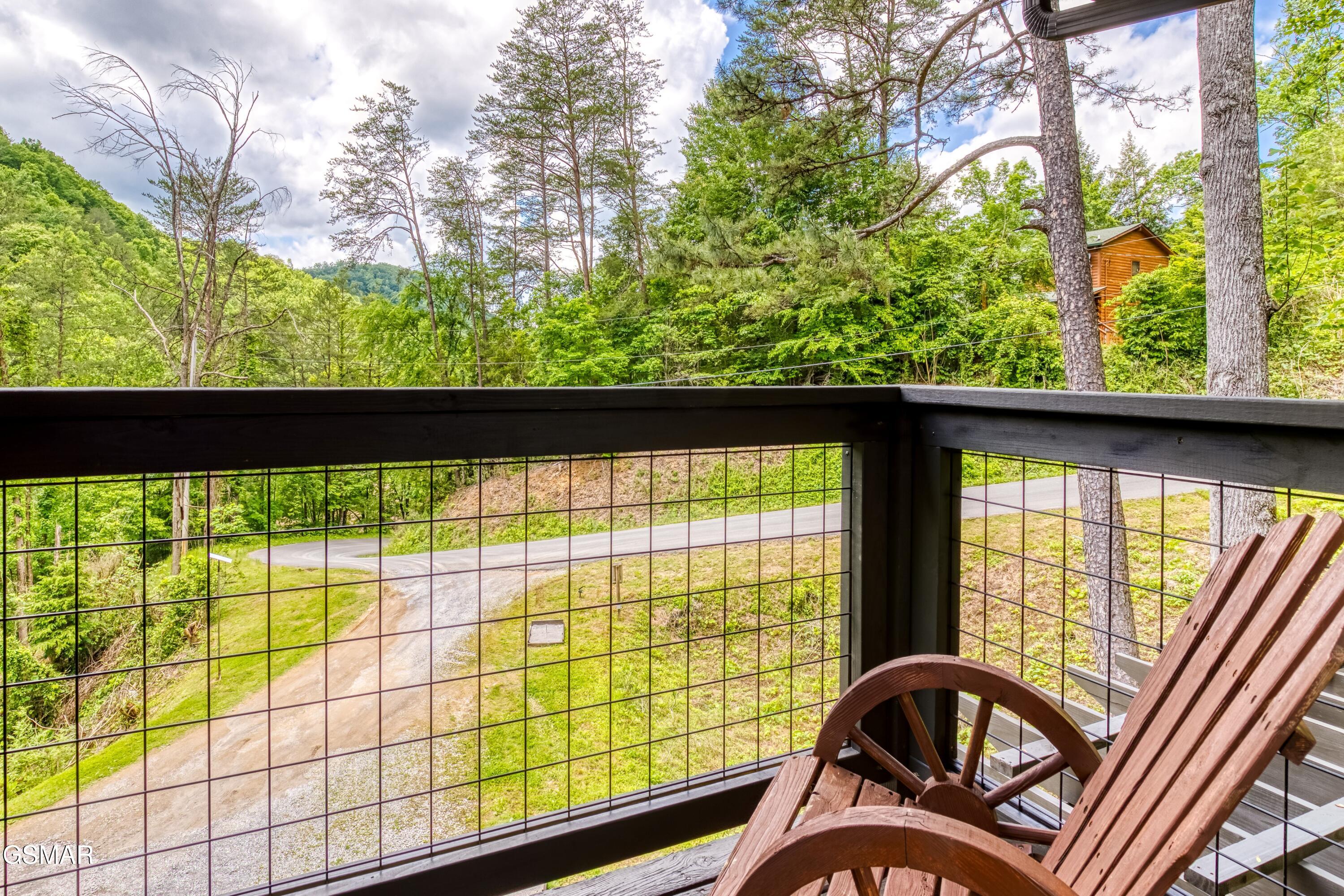 4256/4260 New Pioneer Trail Pigeon Forge TN 37863