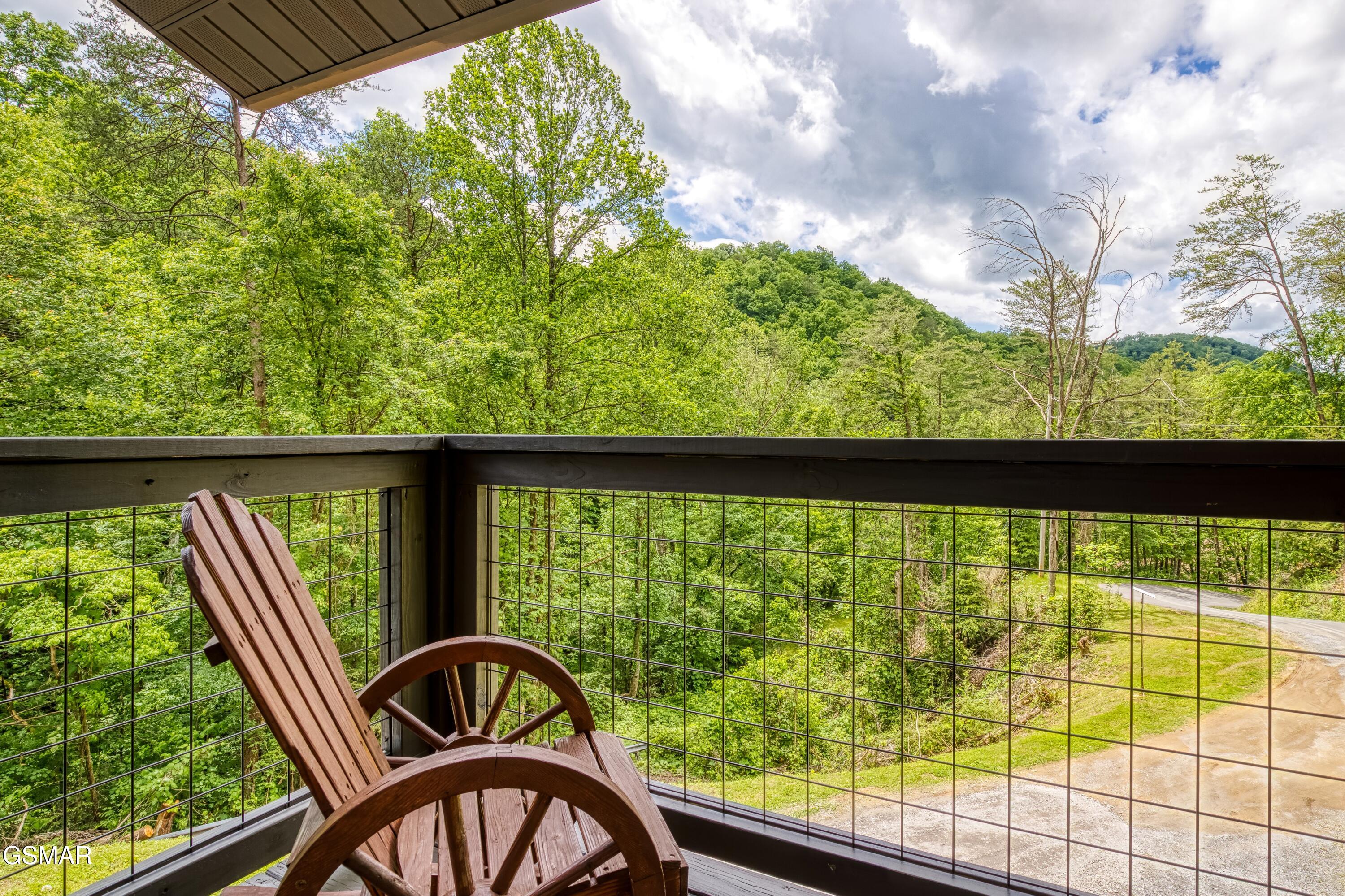 4256/4260 New Pioneer Trail Pigeon Forge TN 37863