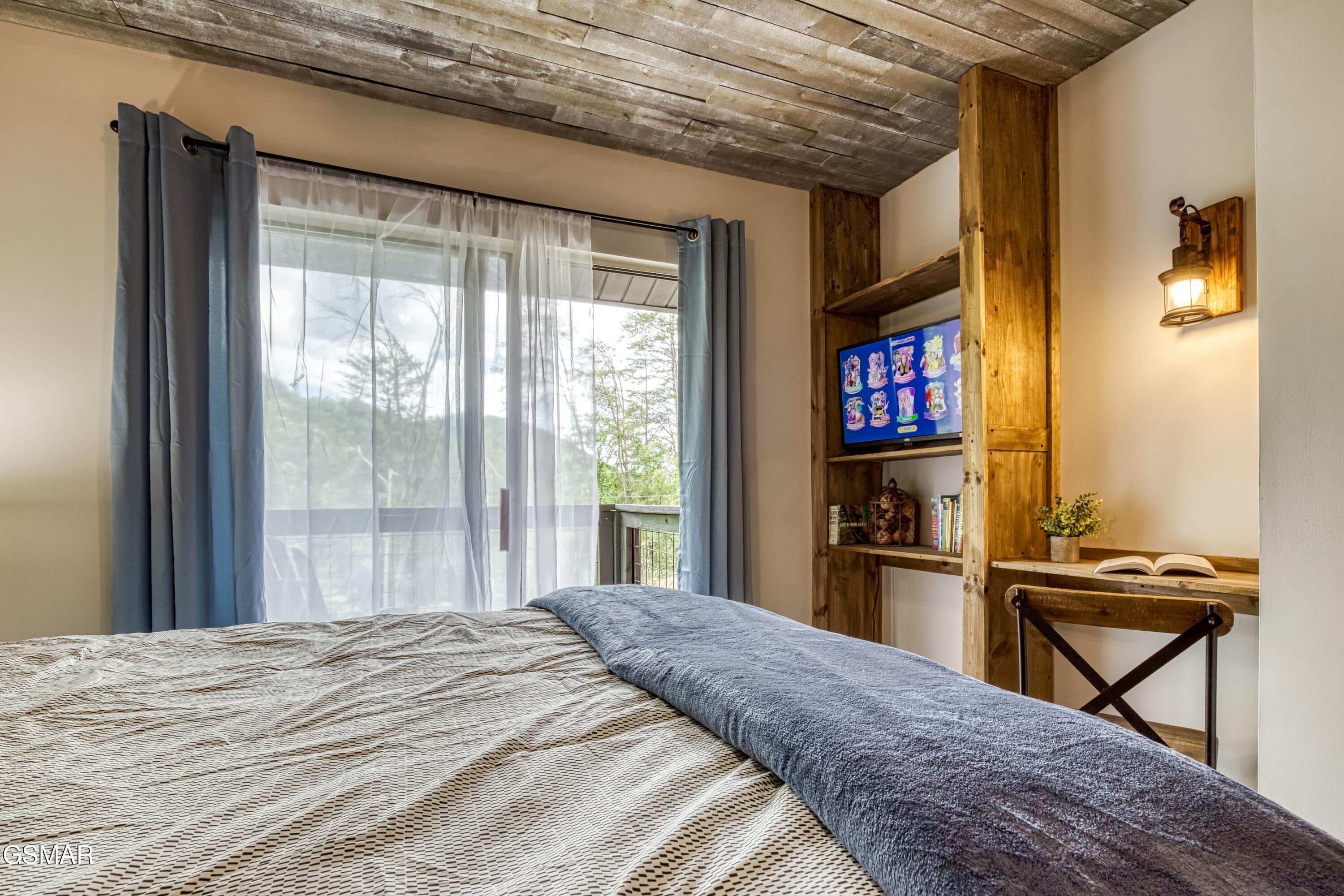 4256/4260 New Pioneer Trail Pigeon Forge TN 37863
