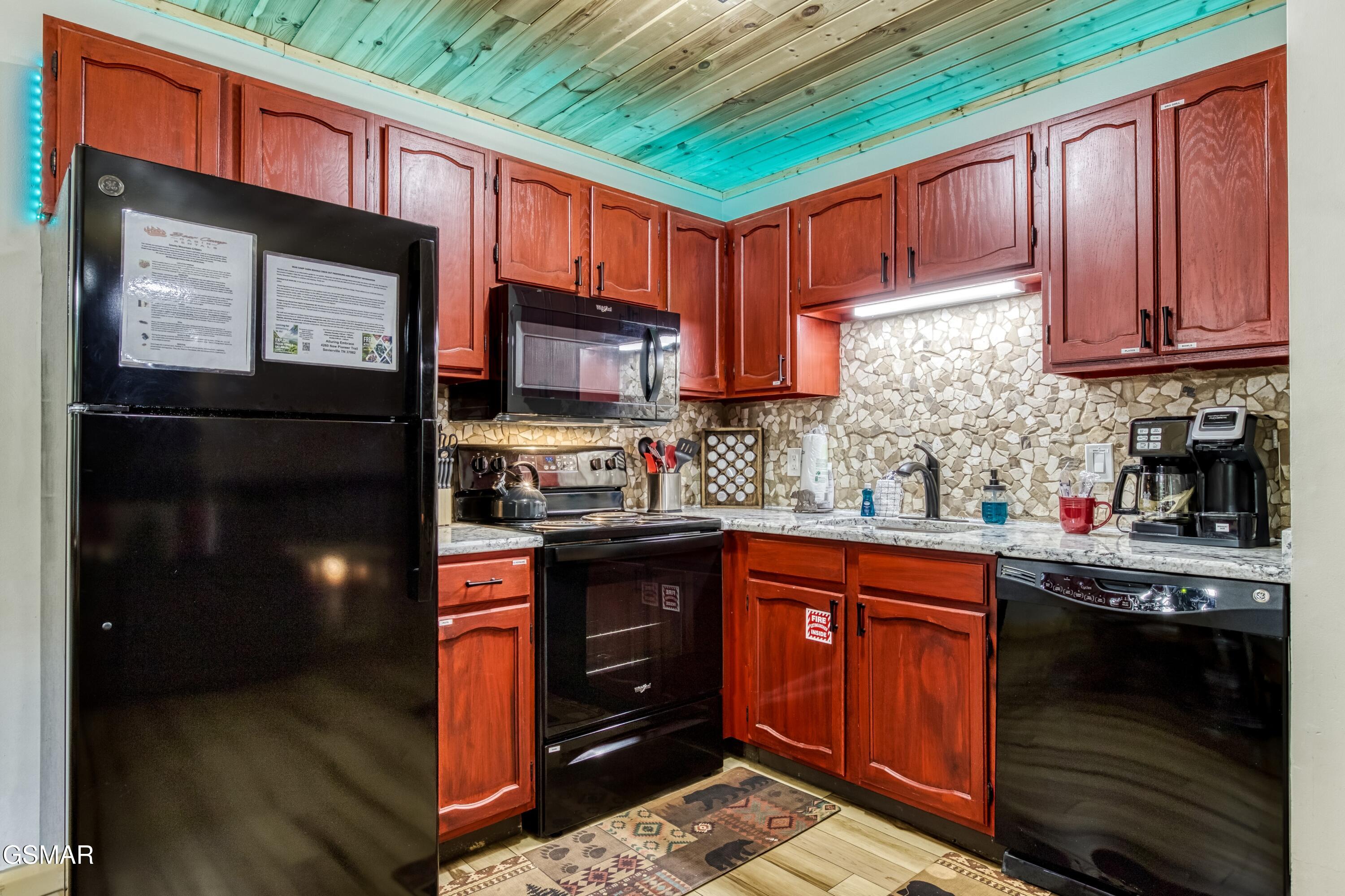 4256/4260 New Pioneer Trail Pigeon Forge TN 37863