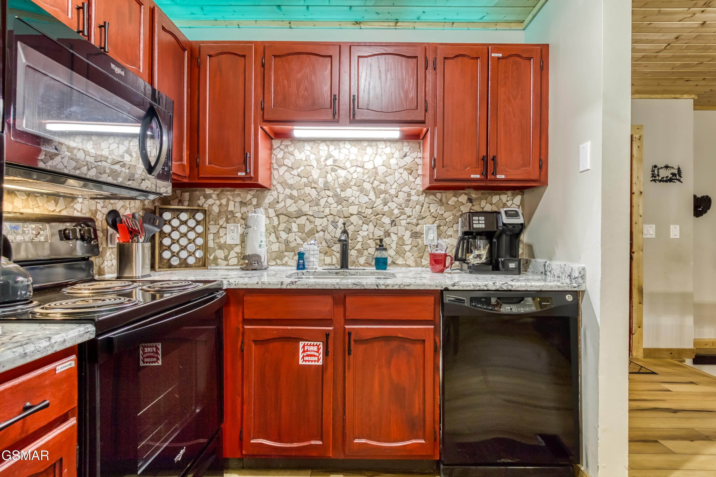 4256/4260 New Pioneer Trail Pigeon Forge TN 37863