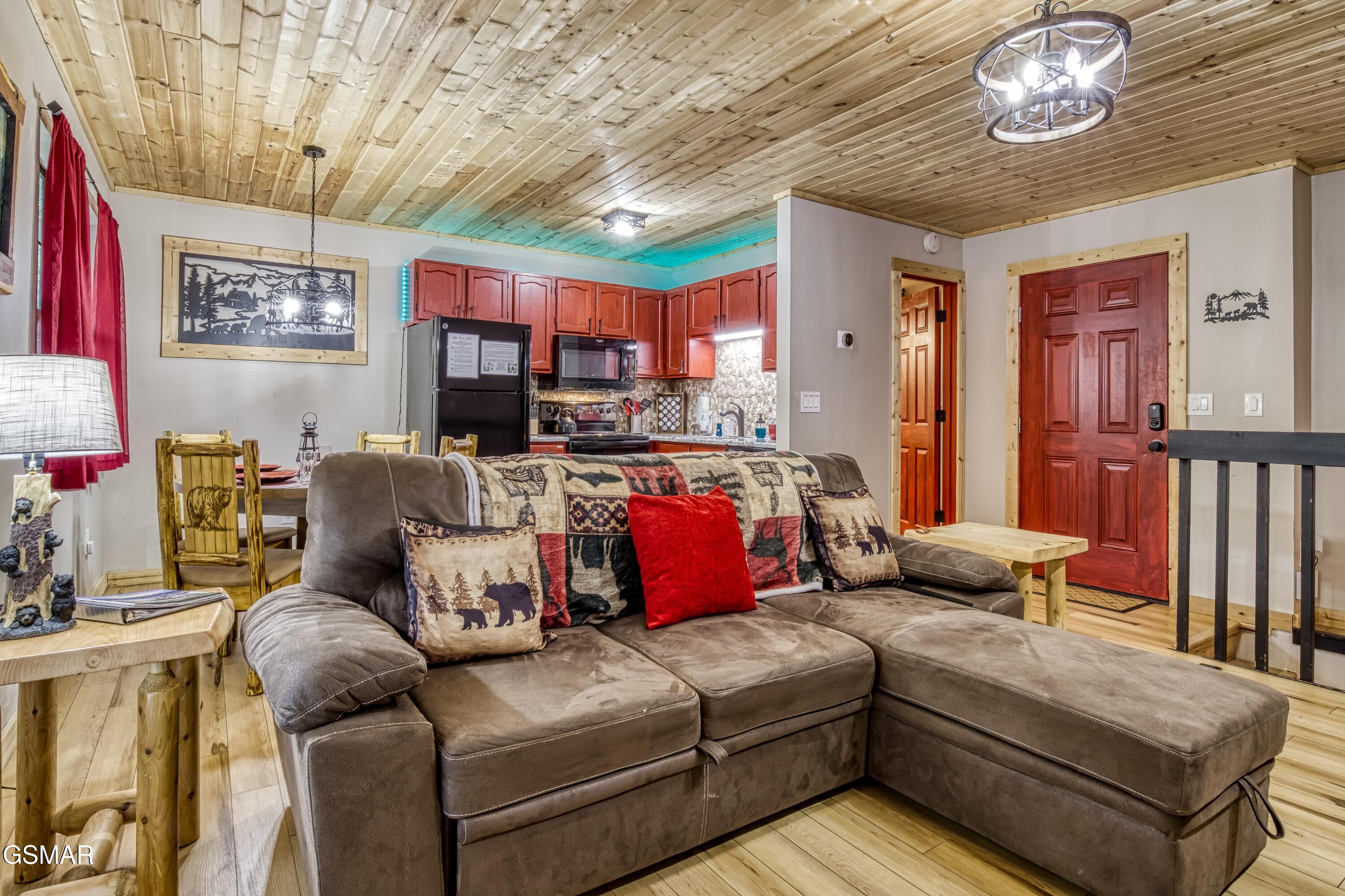 4256/4260 New Pioneer Trail Pigeon Forge TN 37863