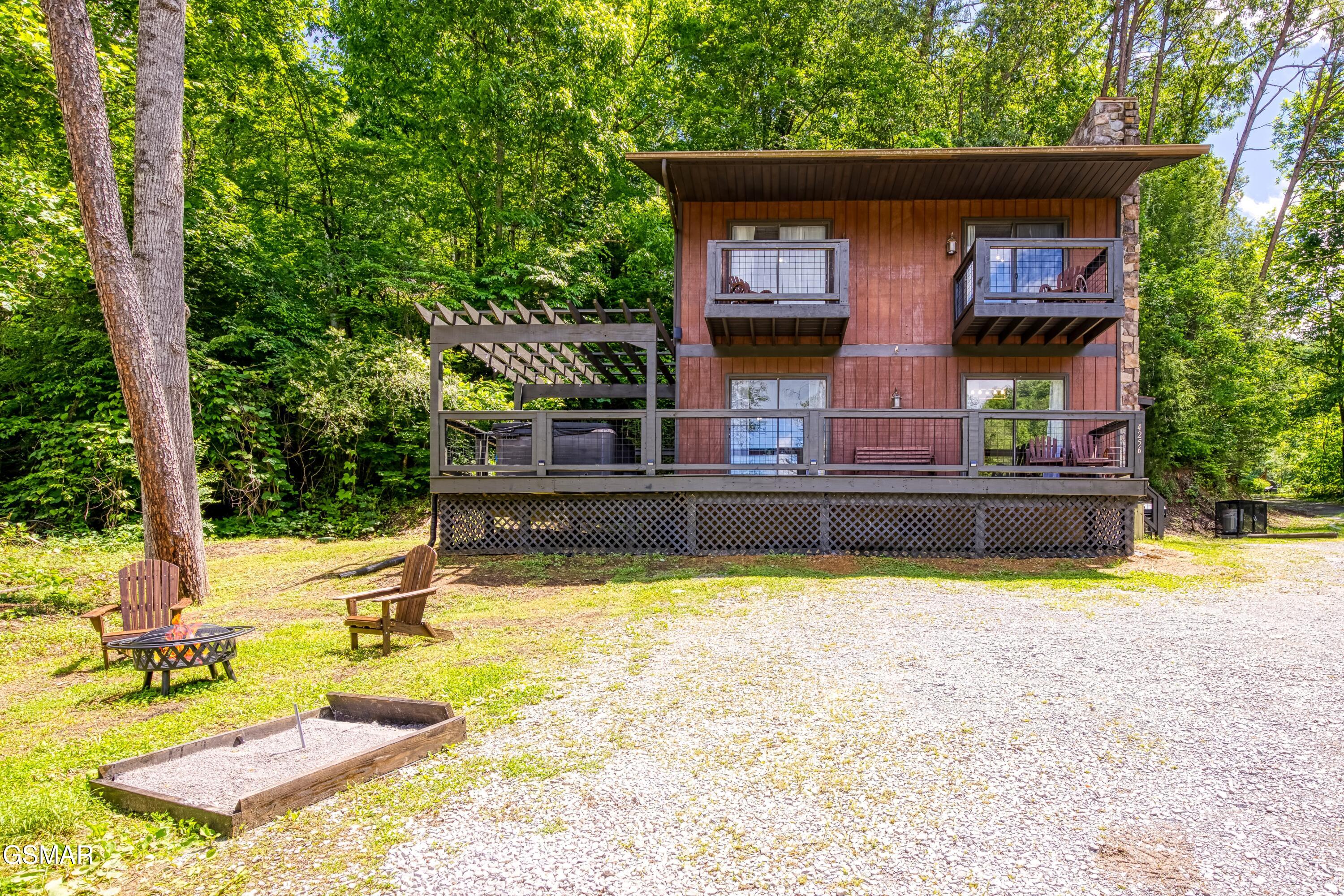 4256/4260 New Pioneer Trail Pigeon Forge TN 37863