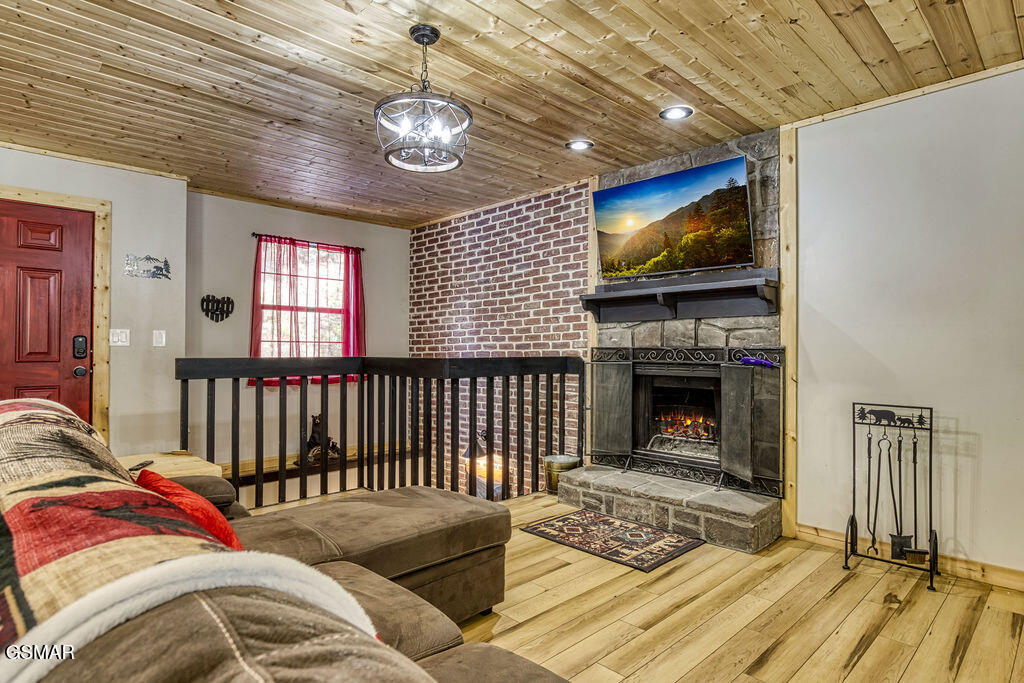 4256/4260 New Pioneer Trail Pigeon Forge TN 37863