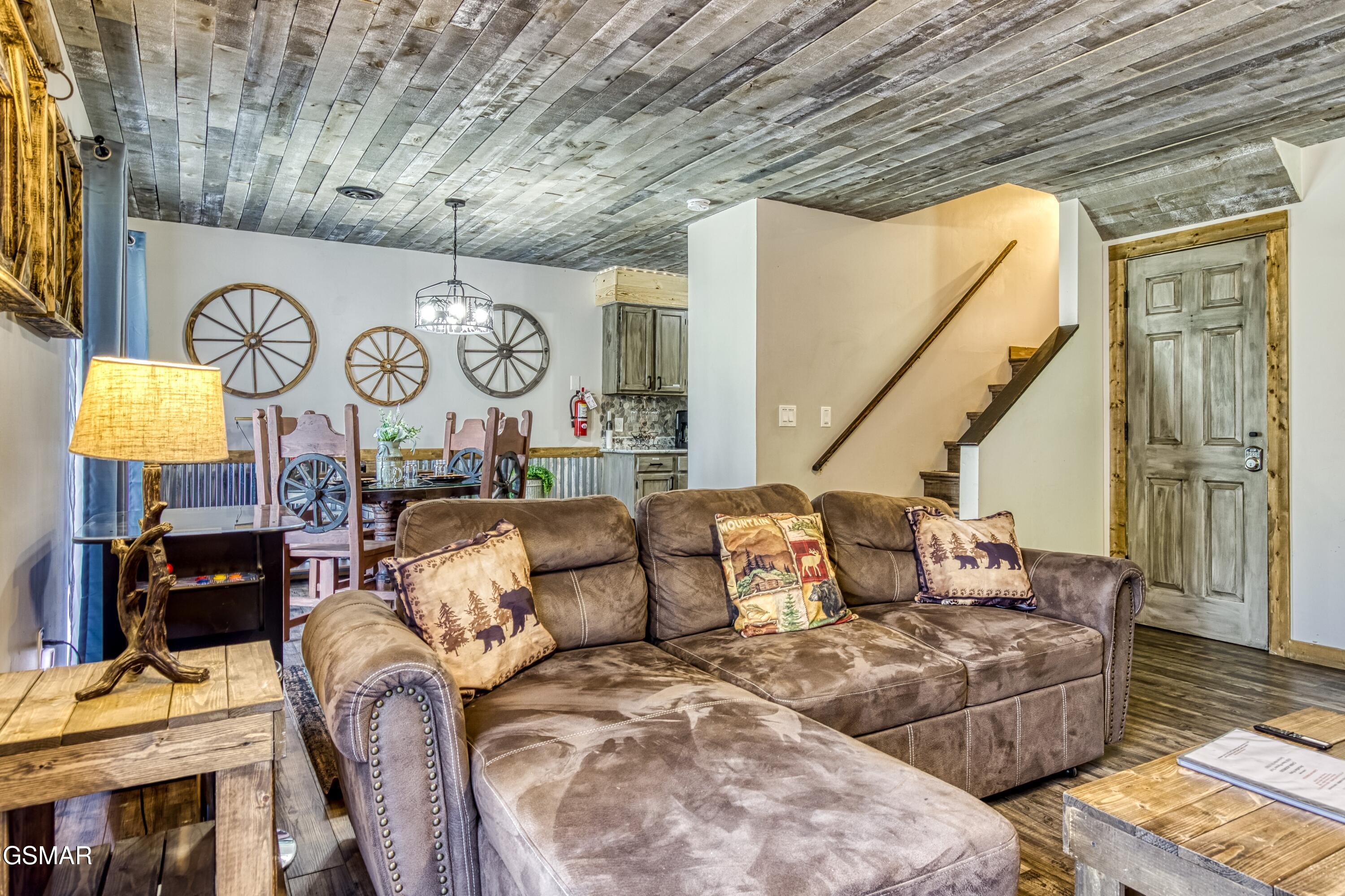 4256/4260 New Pioneer Trail Pigeon Forge TN 37863