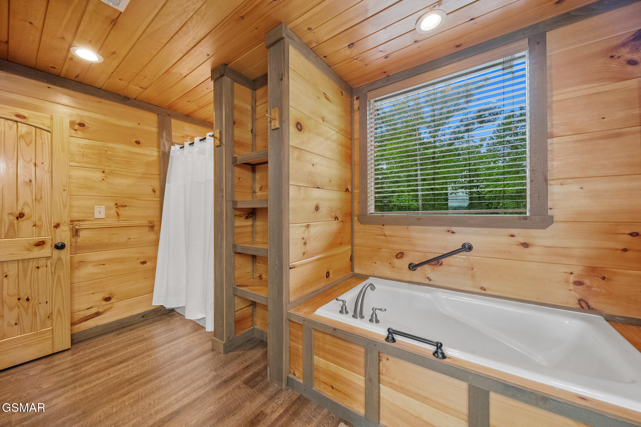 2631 Sawmill Branch Drive Sevierville TN 37862