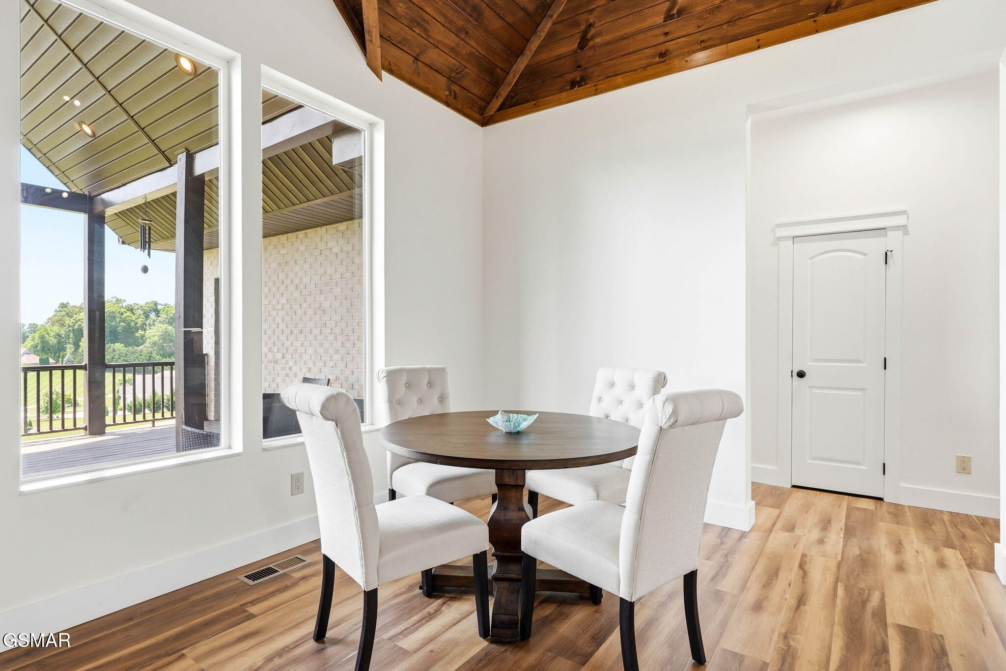 1005 Enchanted Drive Dandridge TN 37725
