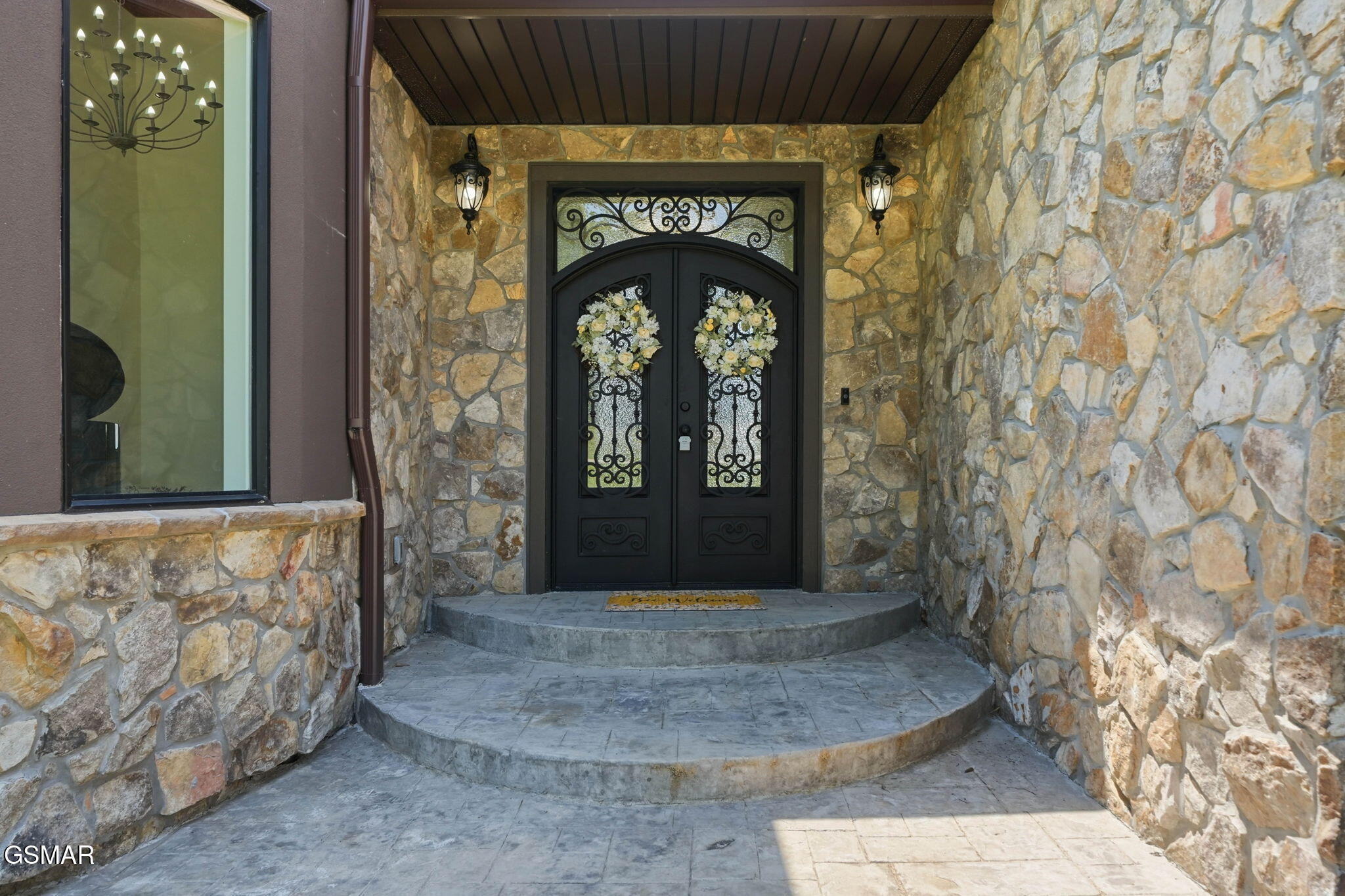 1005 Enchanted Drive Dandridge TN 37725