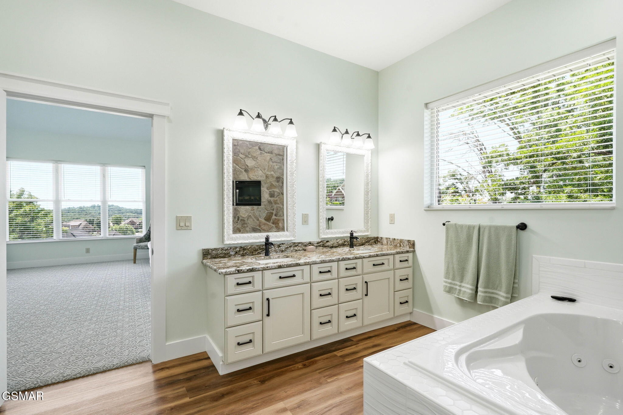 1005 Enchanted Drive Dandridge TN 37725