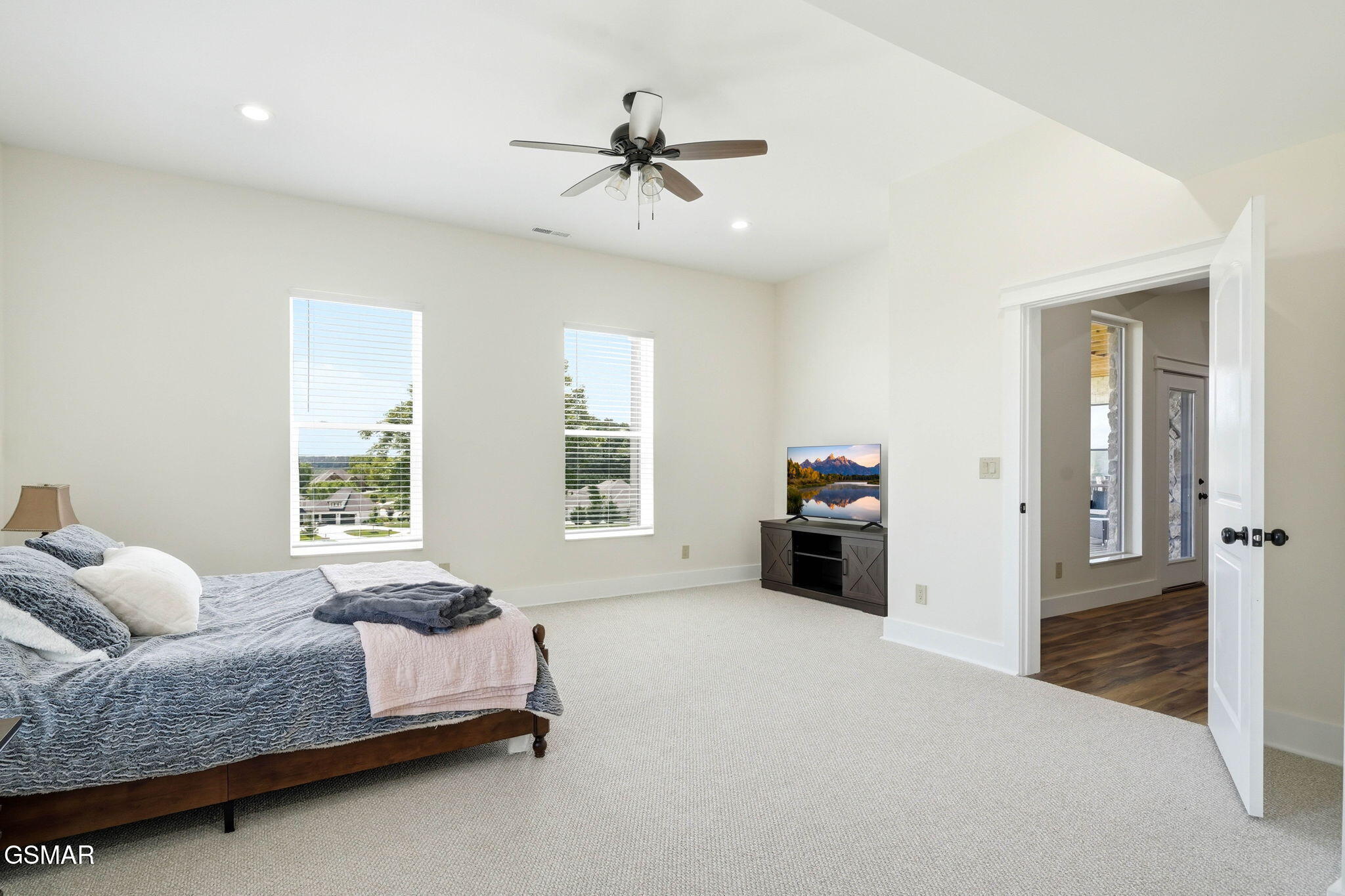 1005 Enchanted Drive Dandridge TN 37725