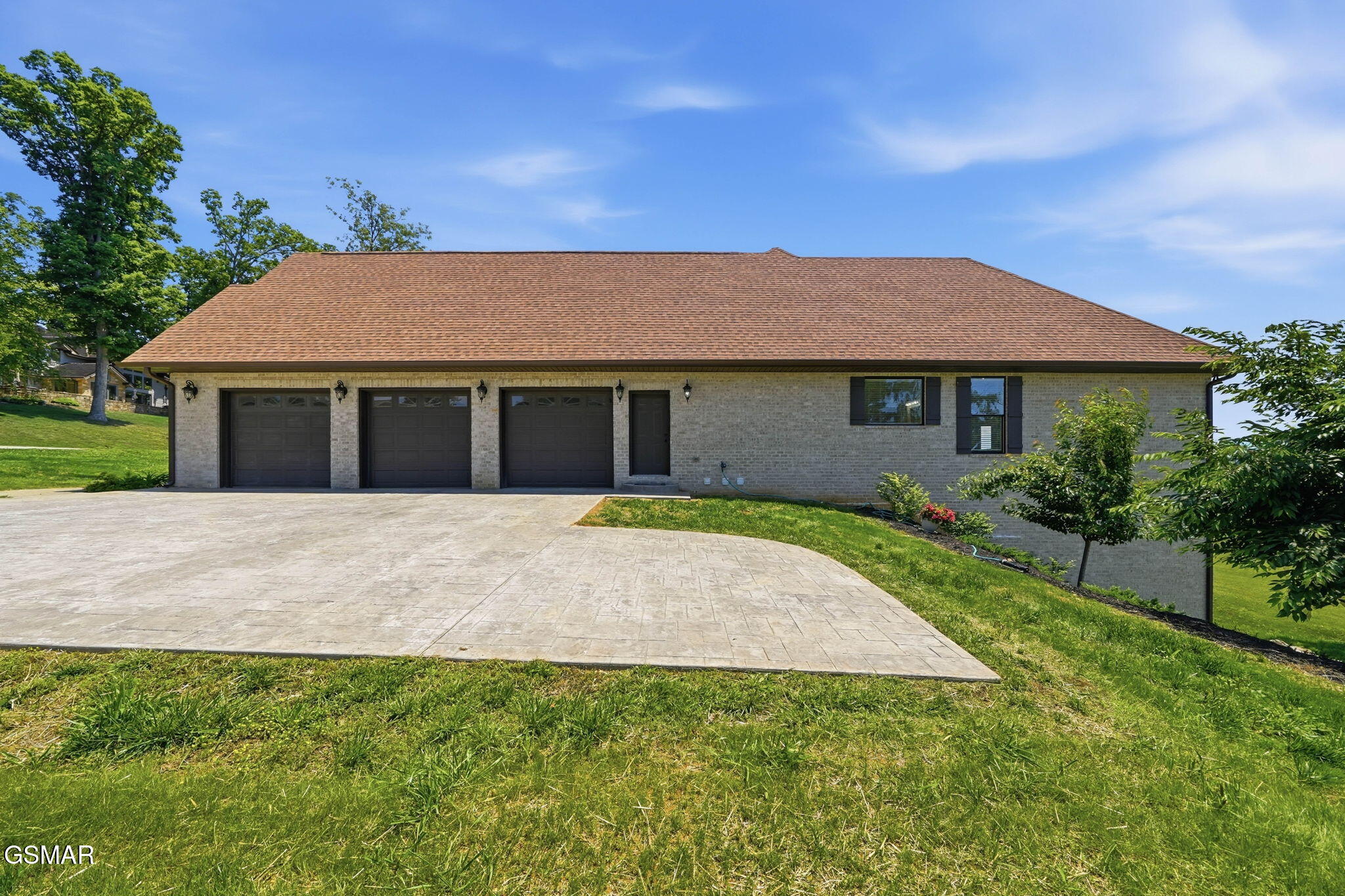 1005 Enchanted Drive Dandridge TN 37725