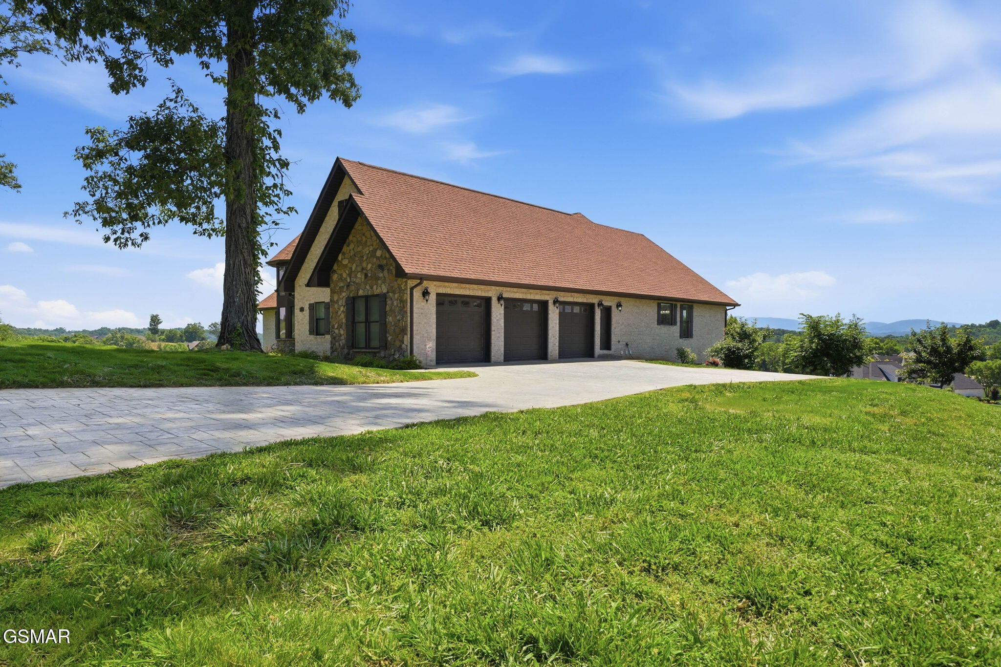 1005 Enchanted Drive Dandridge TN 37725
