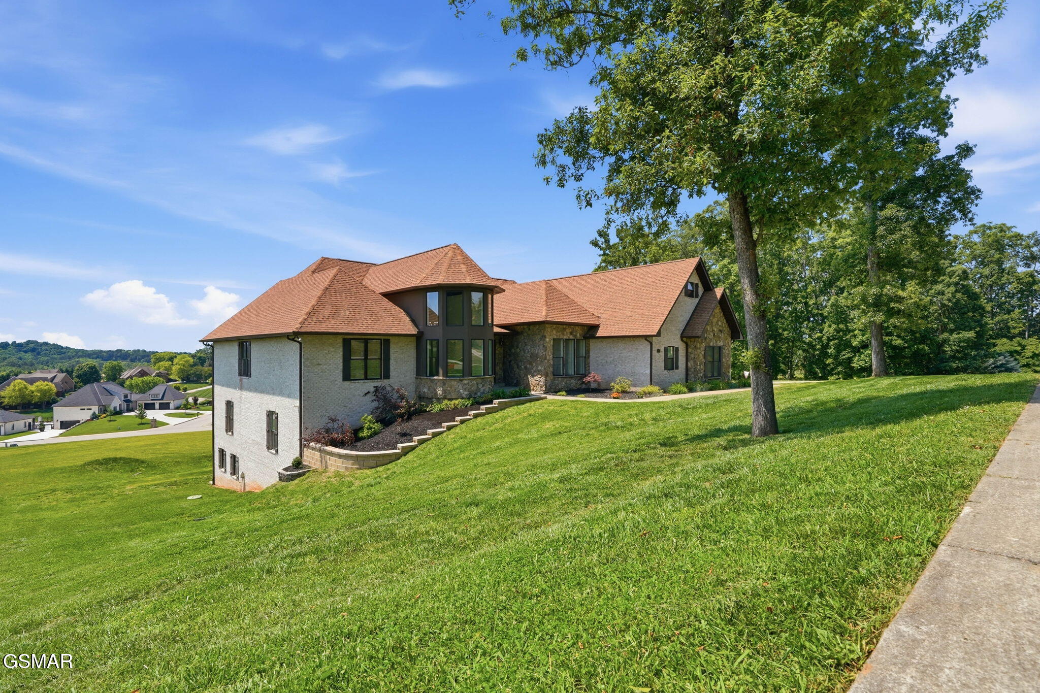 1005 Enchanted Drive Dandridge TN 37725